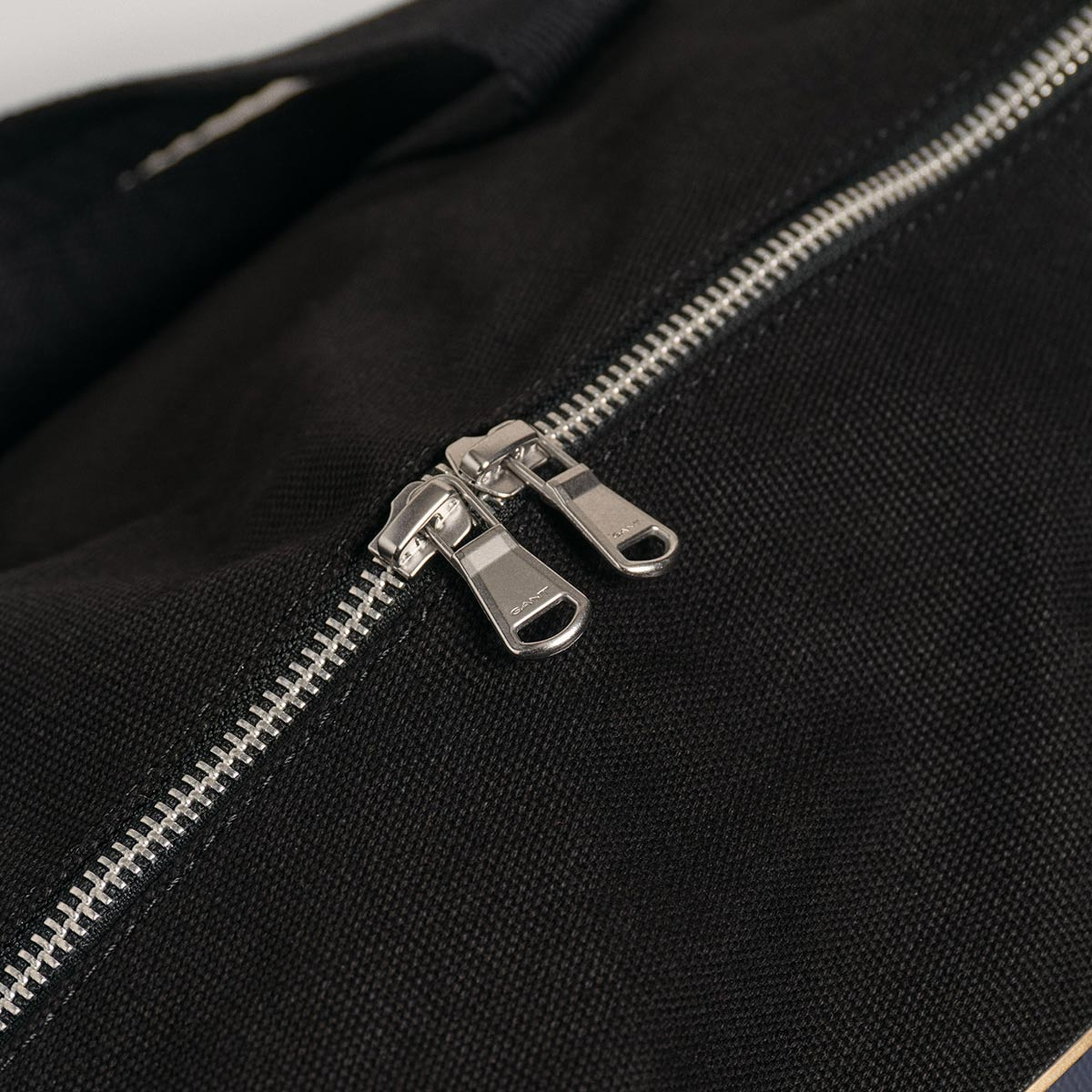GANT Unisex Siyah Logolu Çanta