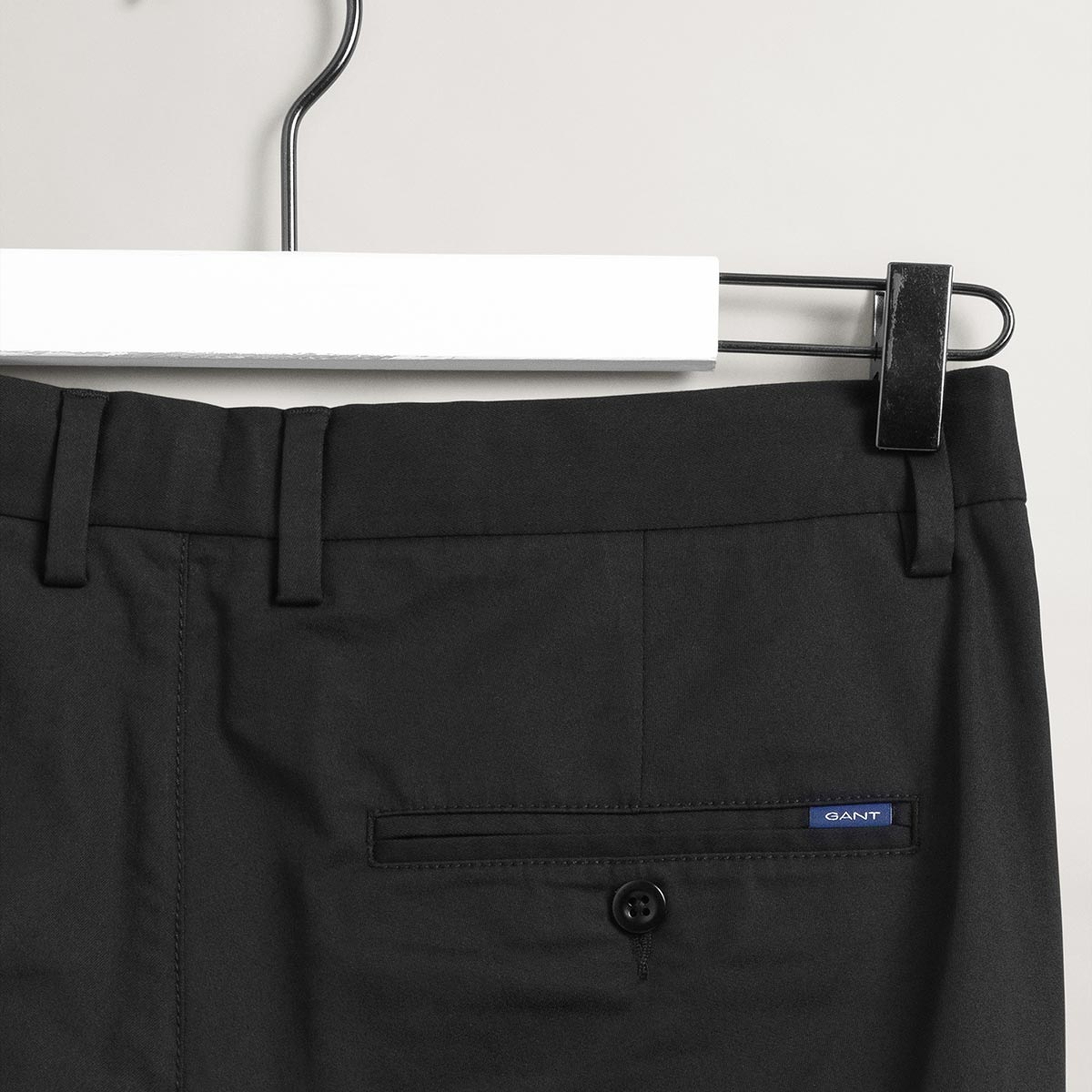 GANT Erkek Siyah Slim Fit Hallden Pantolon