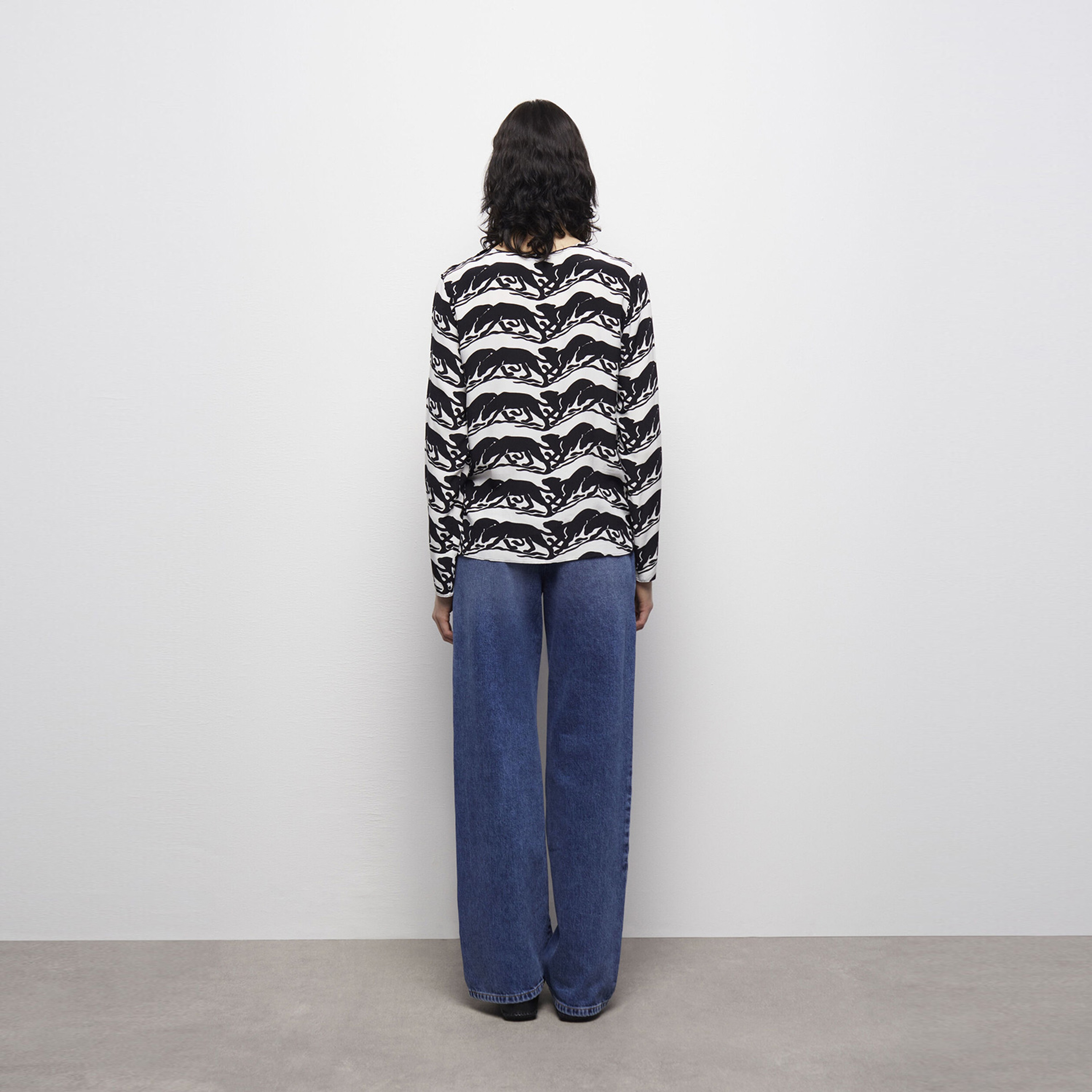 KADIN PANTER BASKILI SİYAH BLUZ