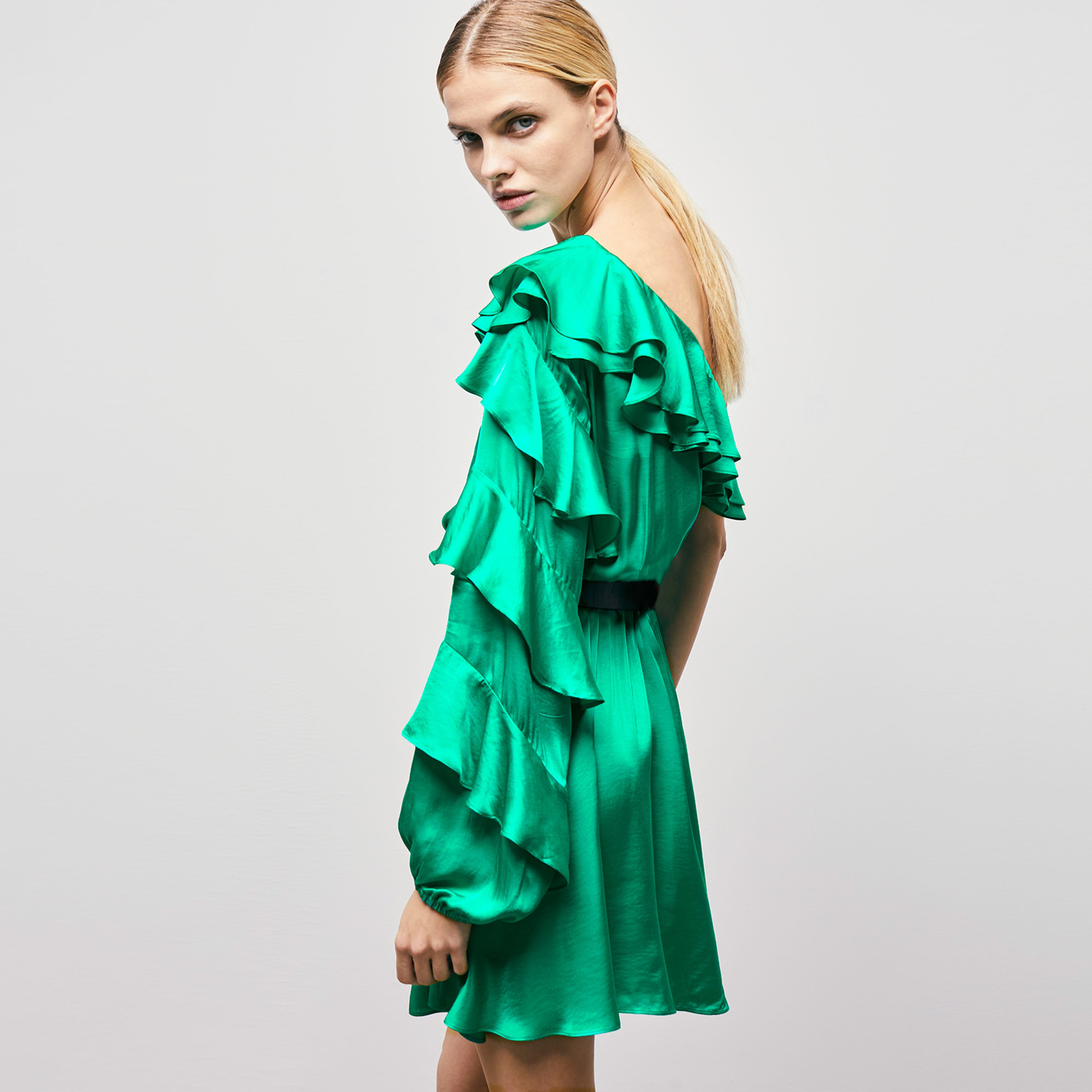 KADIN VOLANLI YEŞİL ELBİSE