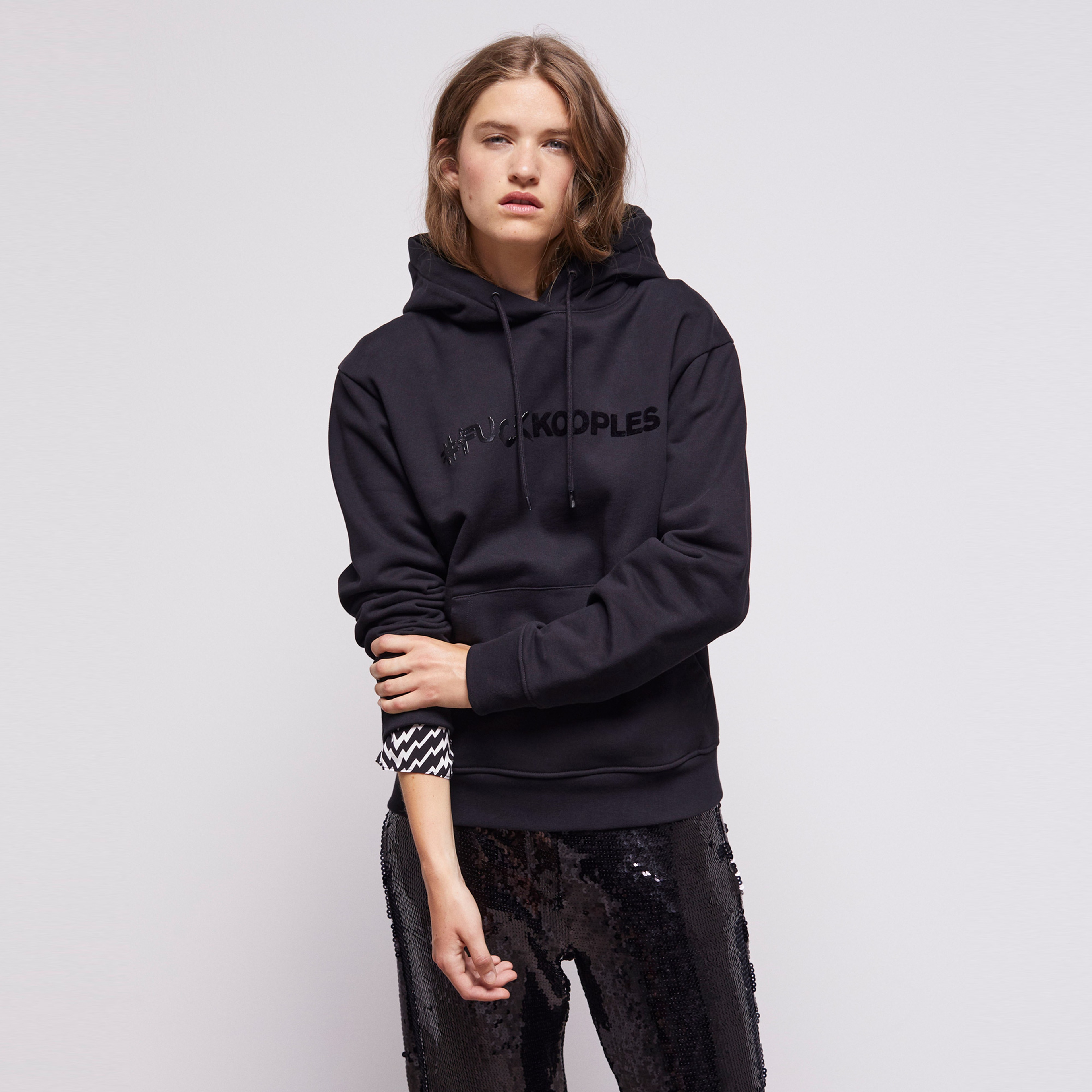 KADIN BASKILI SİYAH SWEATSHIRT