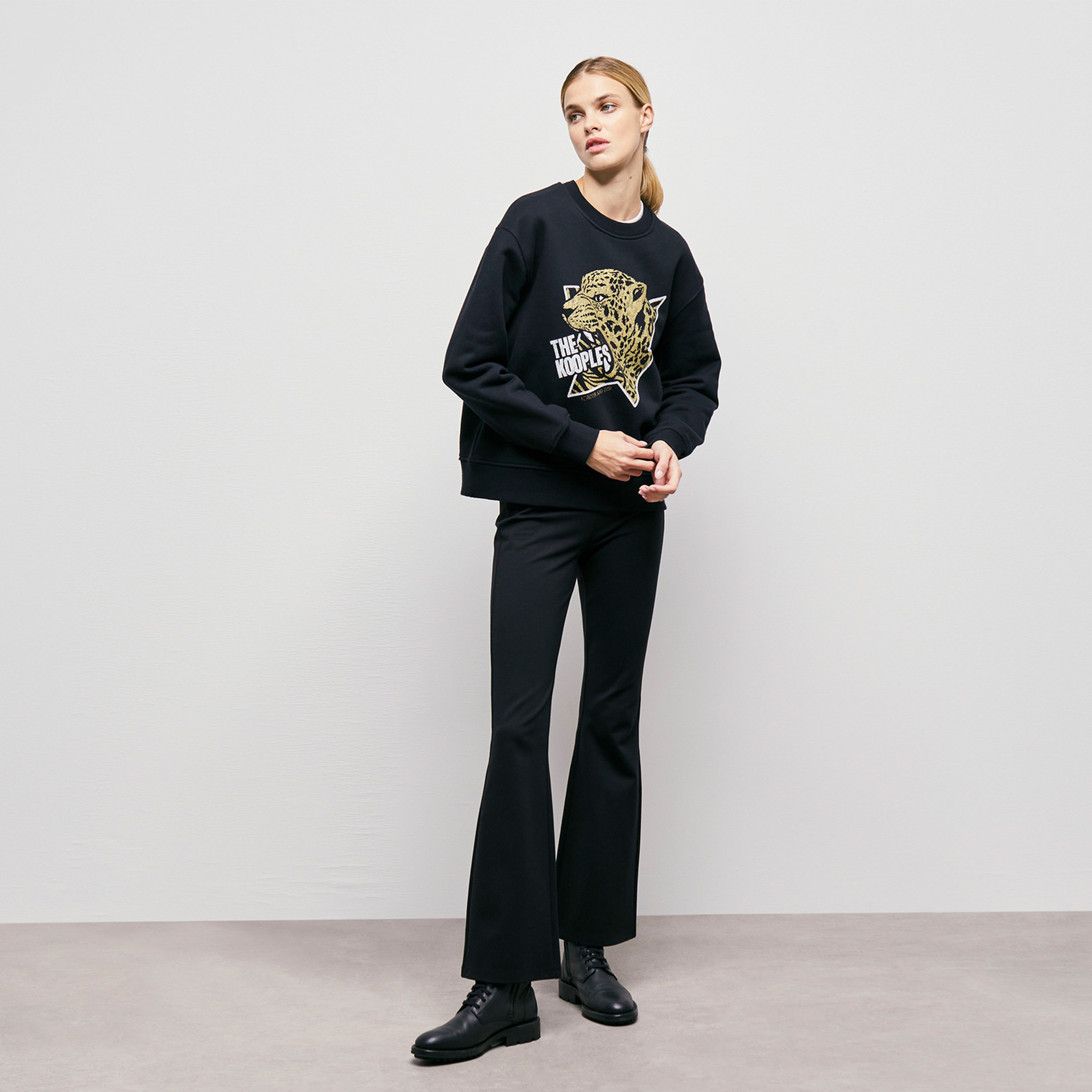 KADIN BASKILI SİYAH SWEATSHIRT