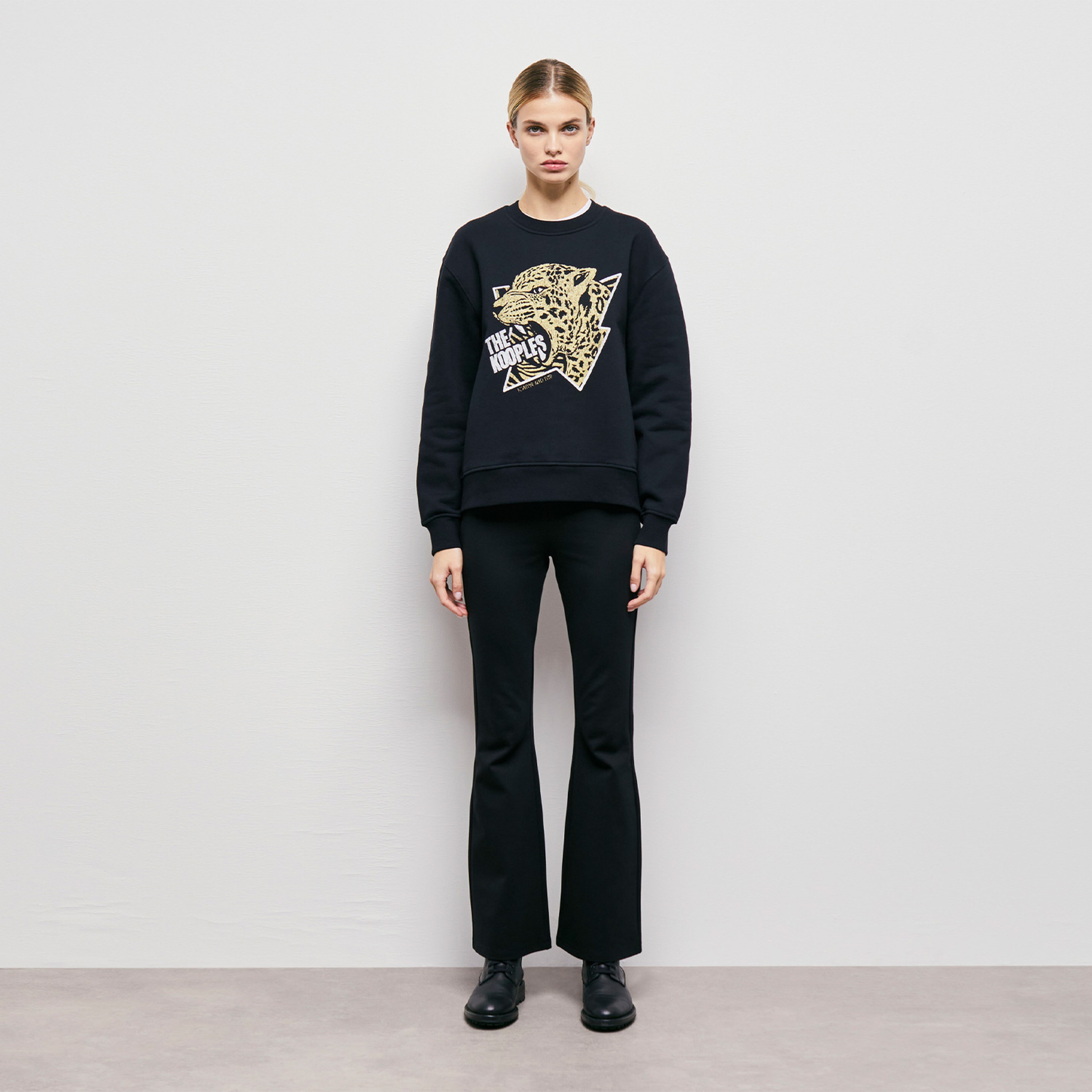 KADIN BASKILI SİYAH SWEATSHIRT