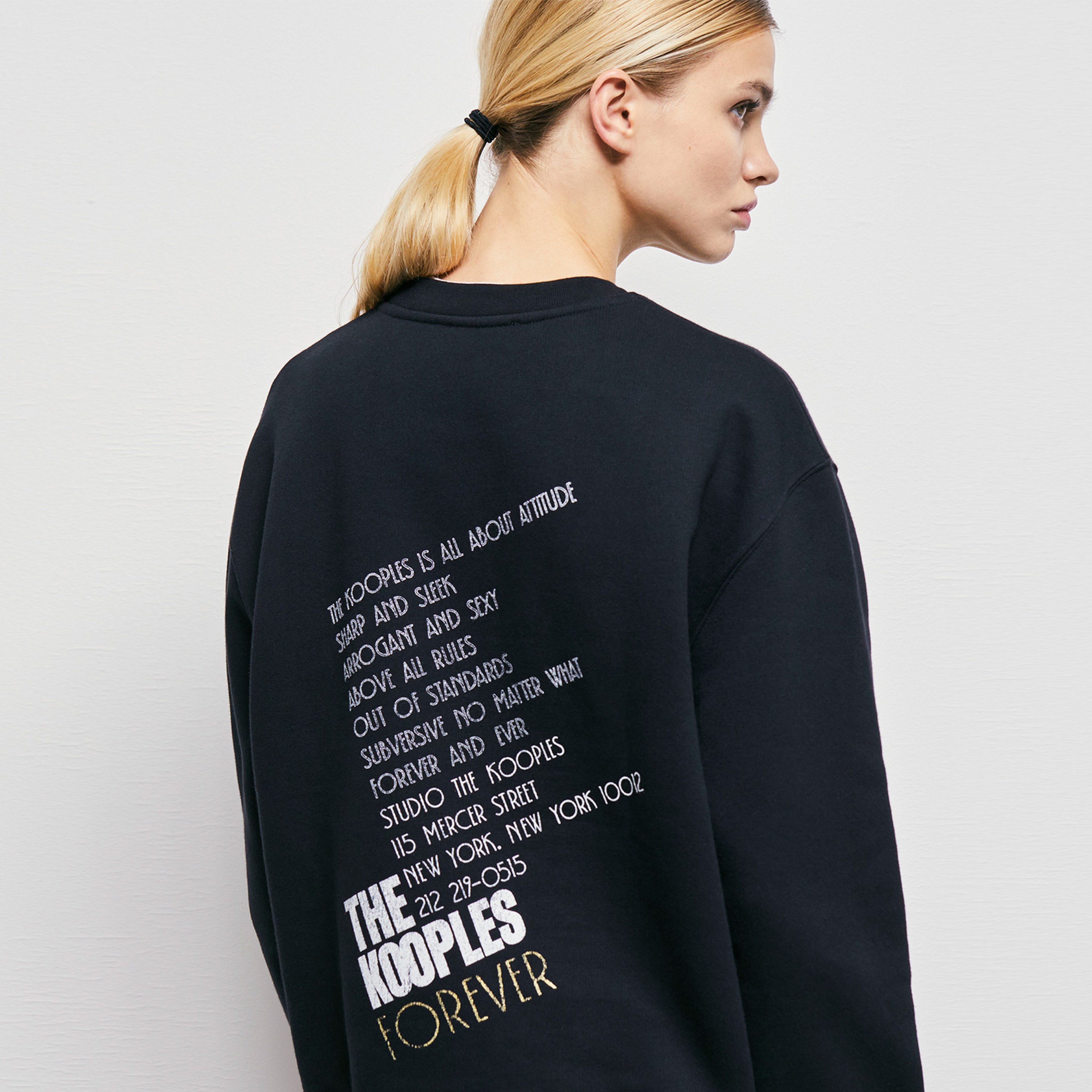 KADIN BASKILI SİYAH SWEATSHIRT