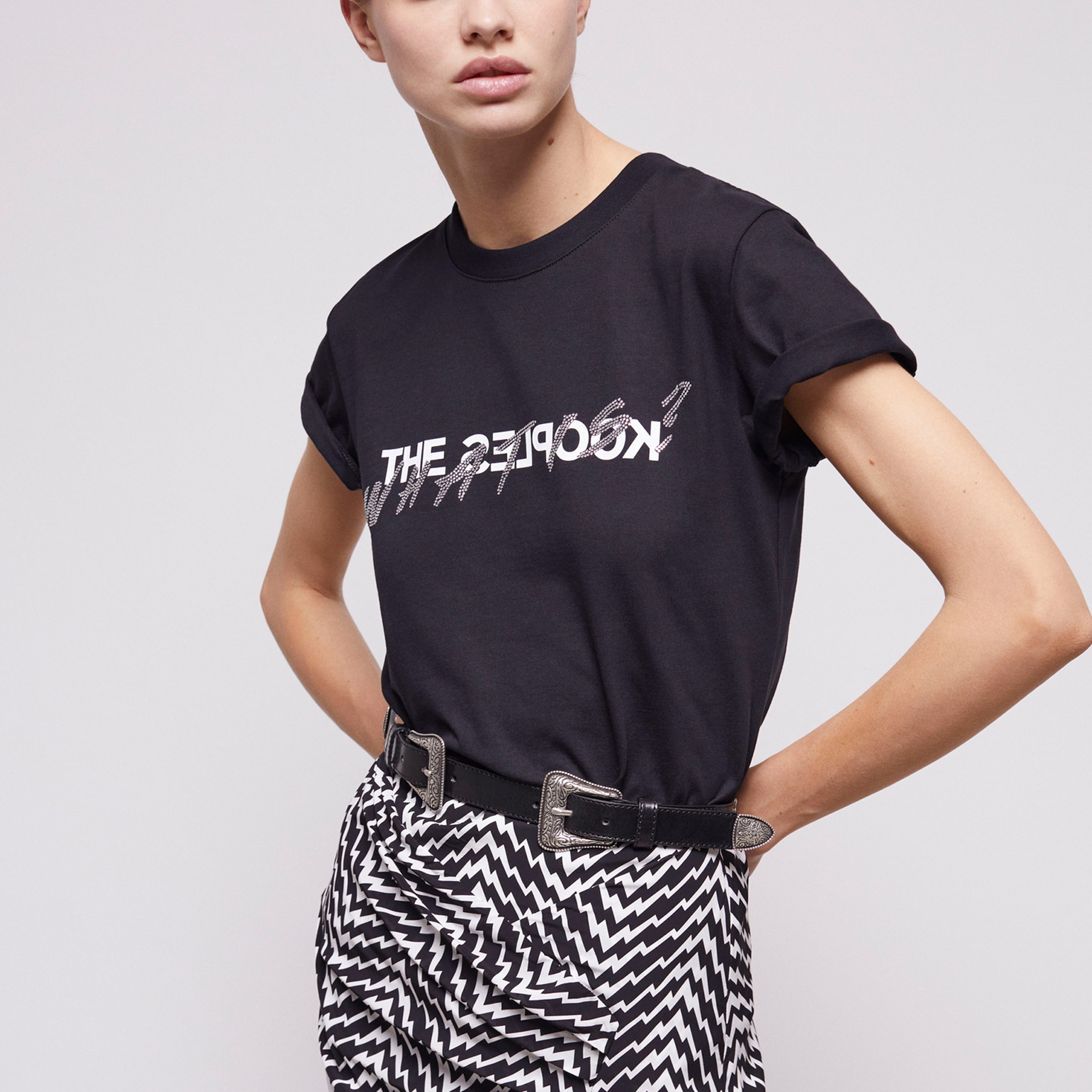 KADIN BASKILI SİYAH T-SHIRT