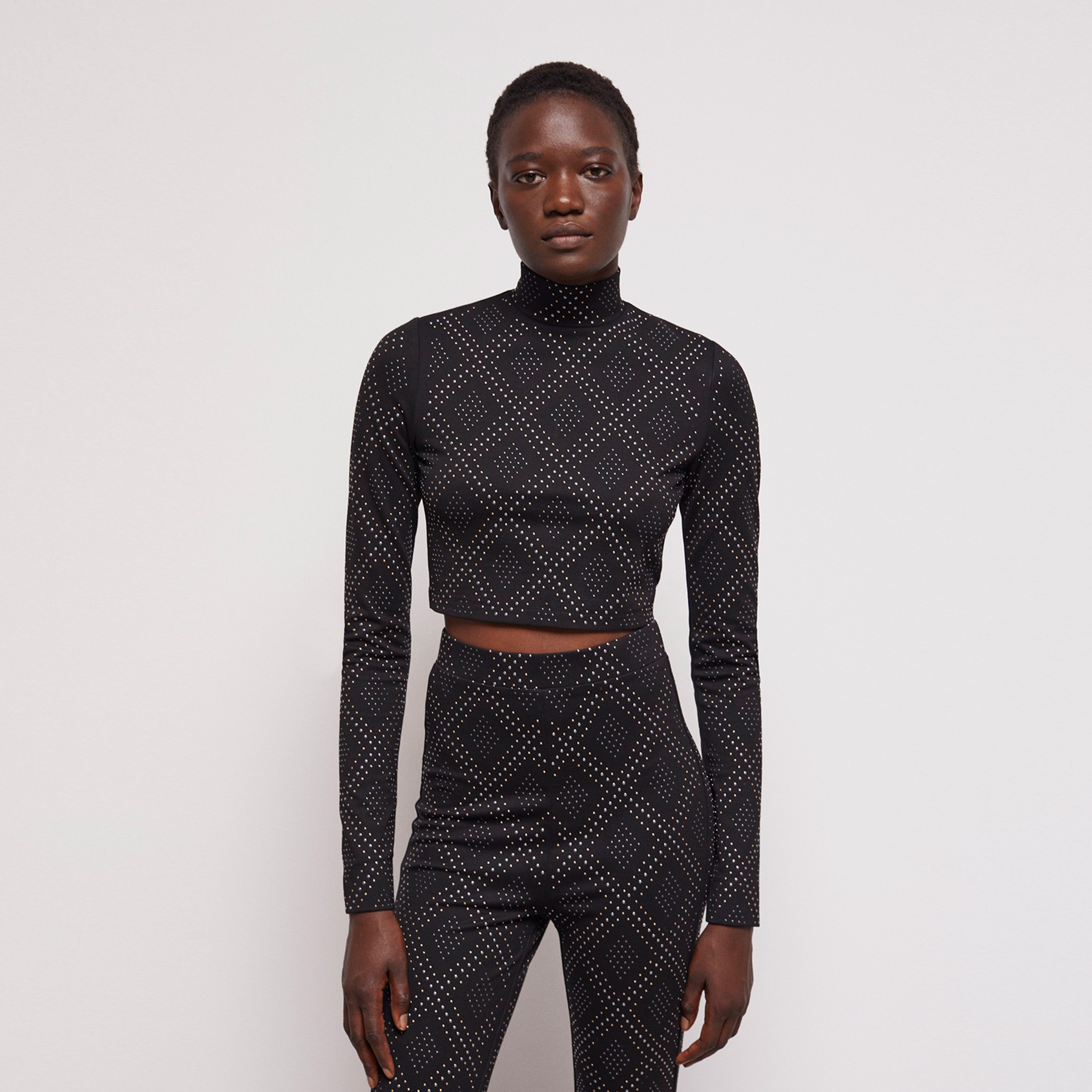 KADIN TAŞLI SİYAH CROP