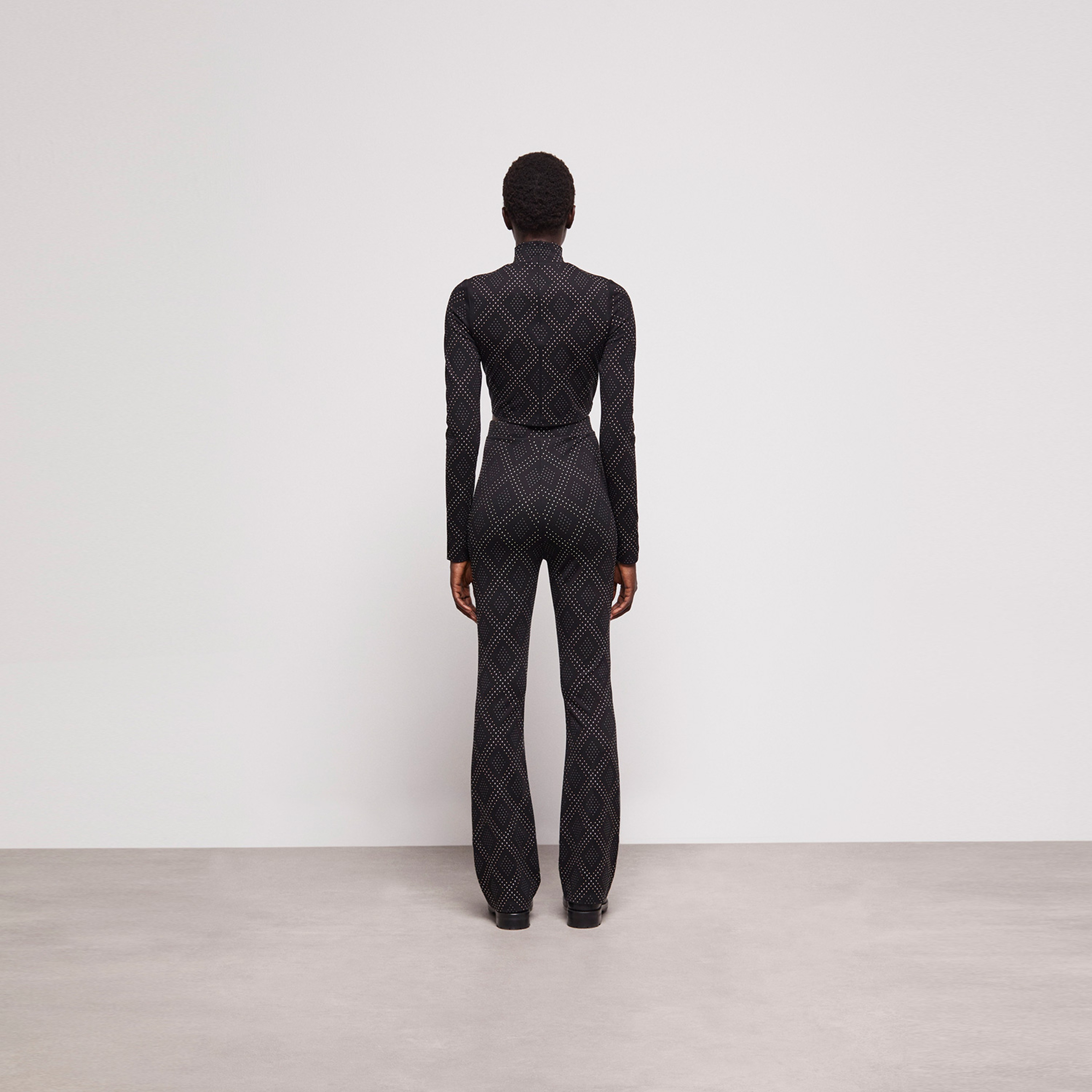 KADIN TAŞLI SİYAH CROP