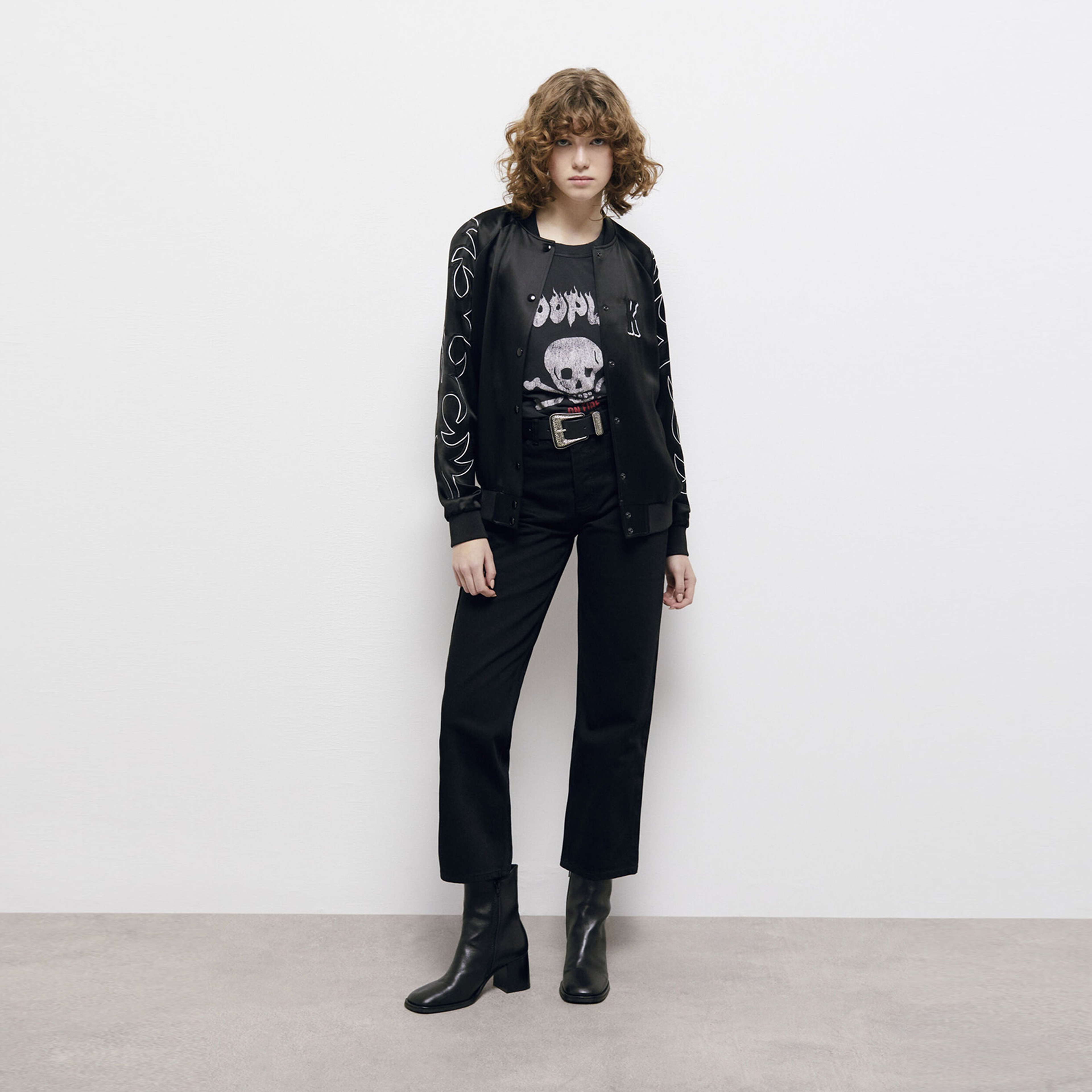 KADIN İŞLEMELİ SİYAH WESTERN CEKET