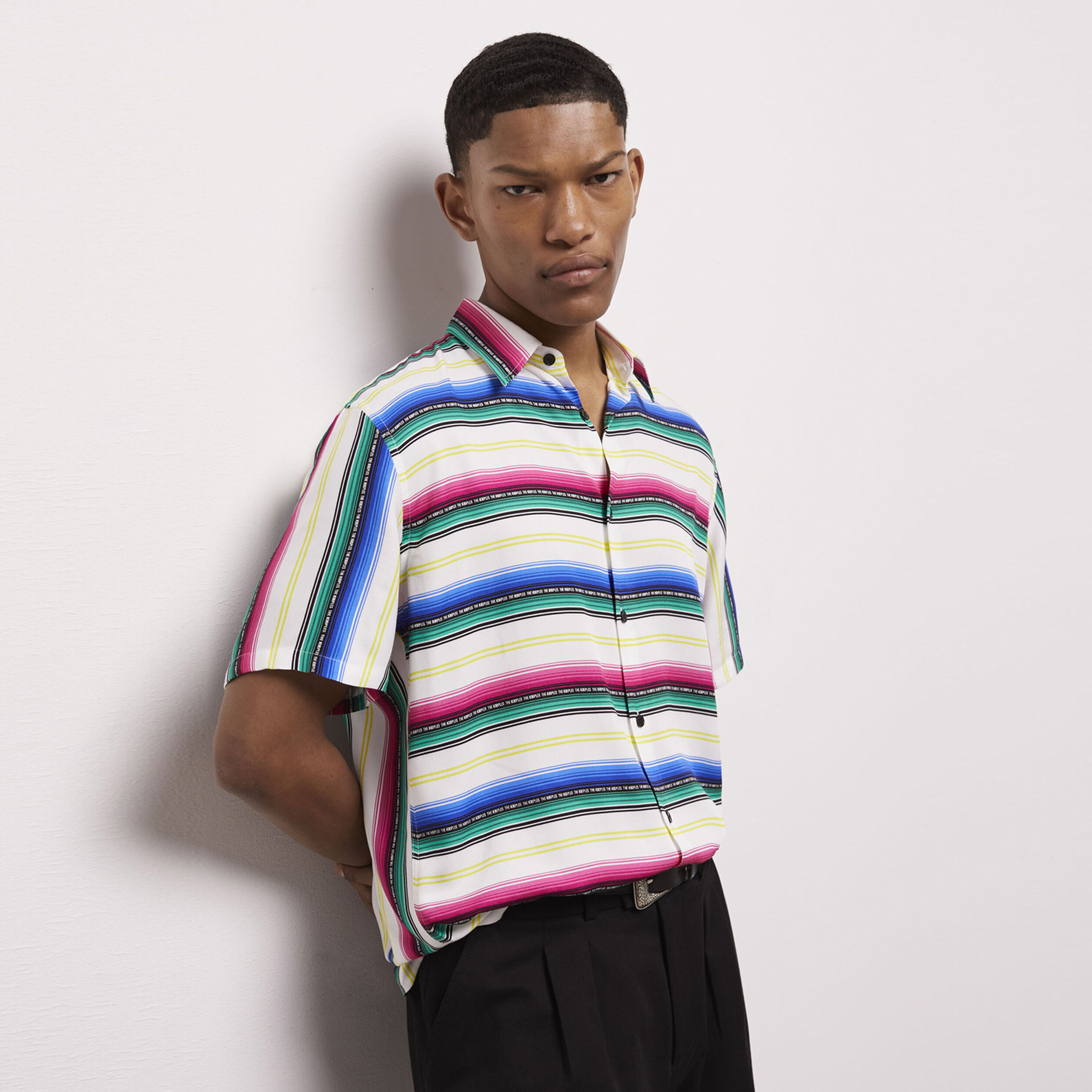 ERKEK ÇİZGİLİ RENKLİ GÖMLEK