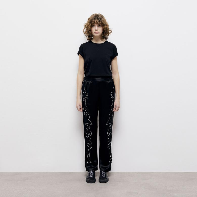 KADIN İŞLEMELİ SİYAH PANTOLON