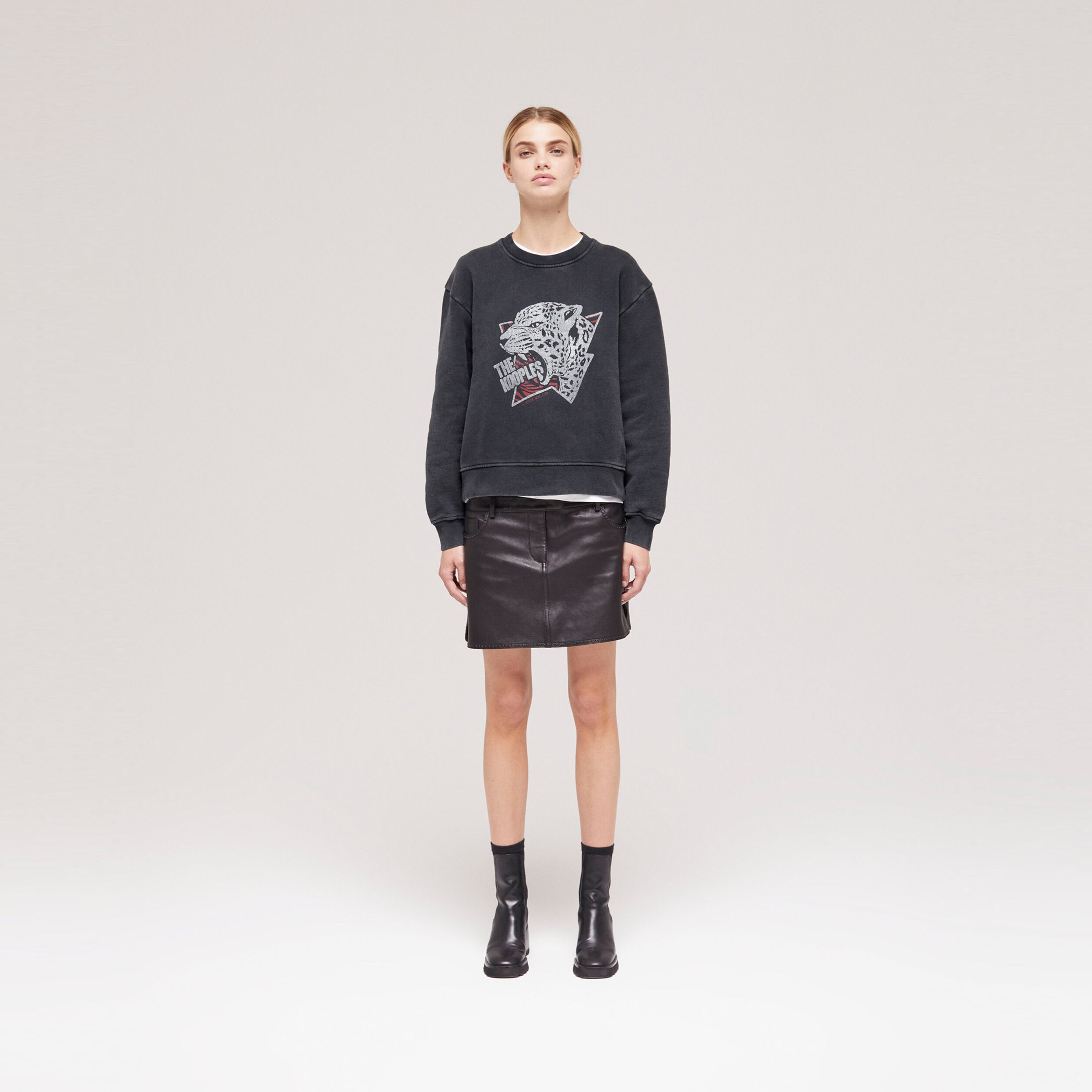 KADIN BASKILI SİYAH SWEATSHIRT