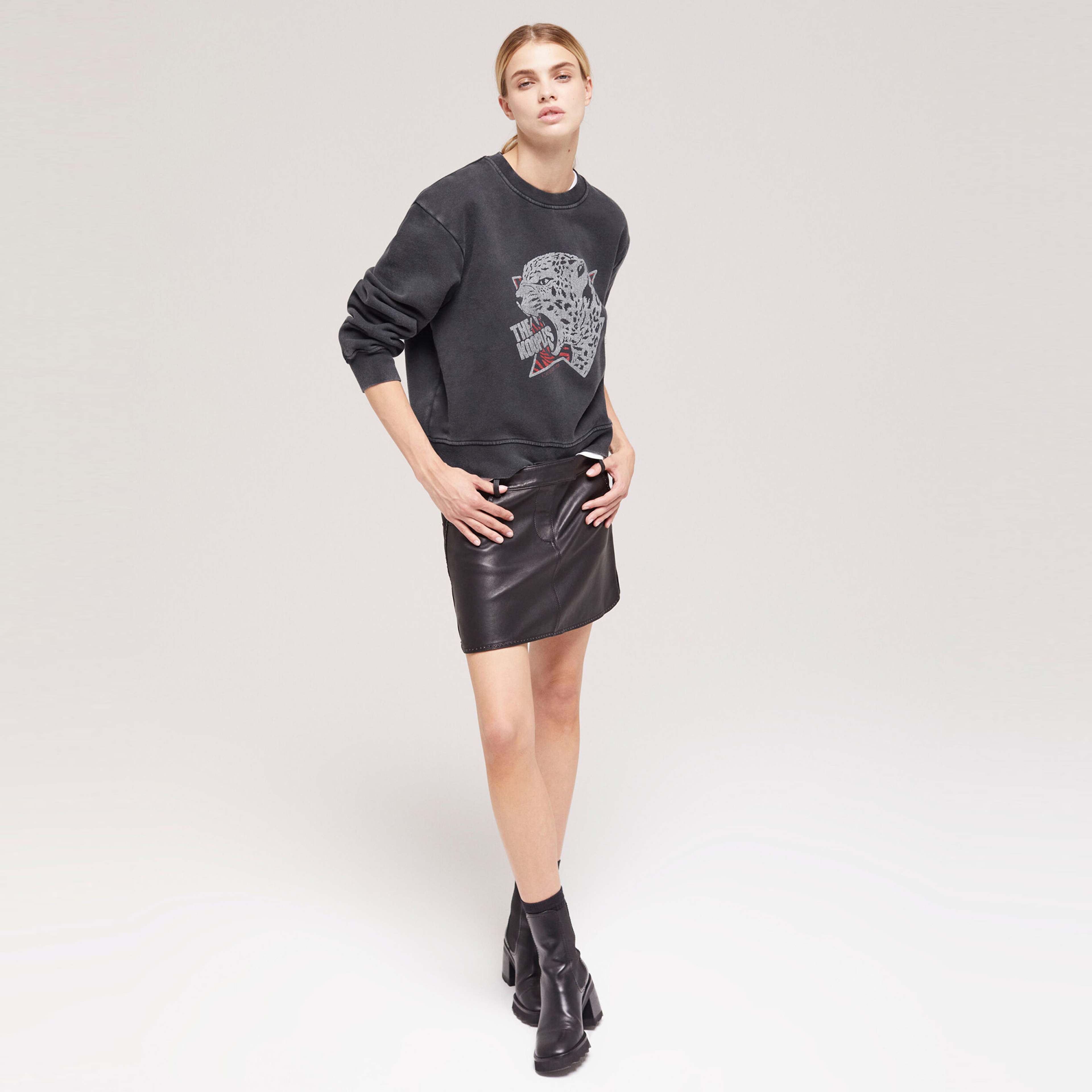 KADIN BASKILI SİYAH SWEATSHIRT