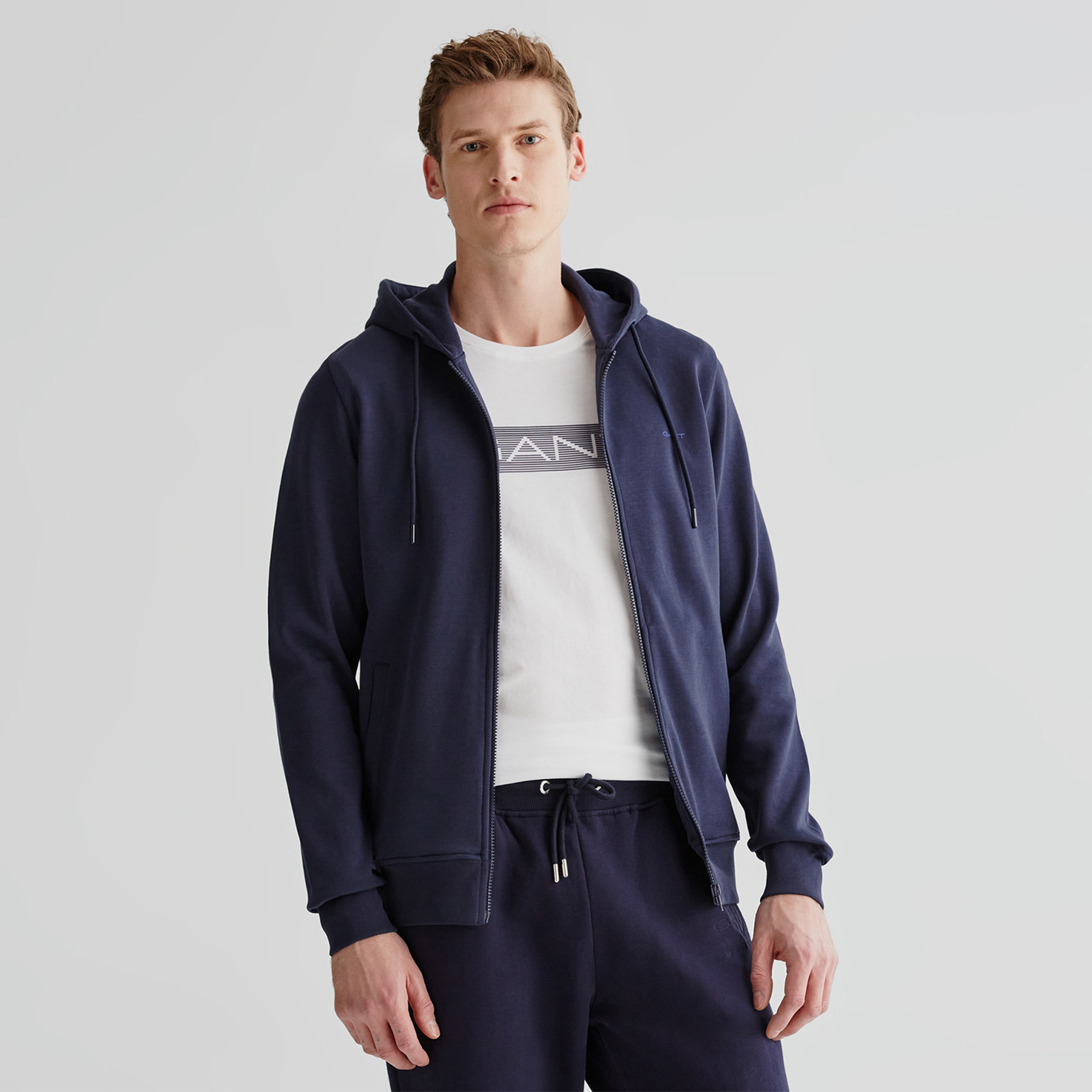 GANT Erkek Lacivert Regular Fit Kapüşonlu Logolu Sweatshirt