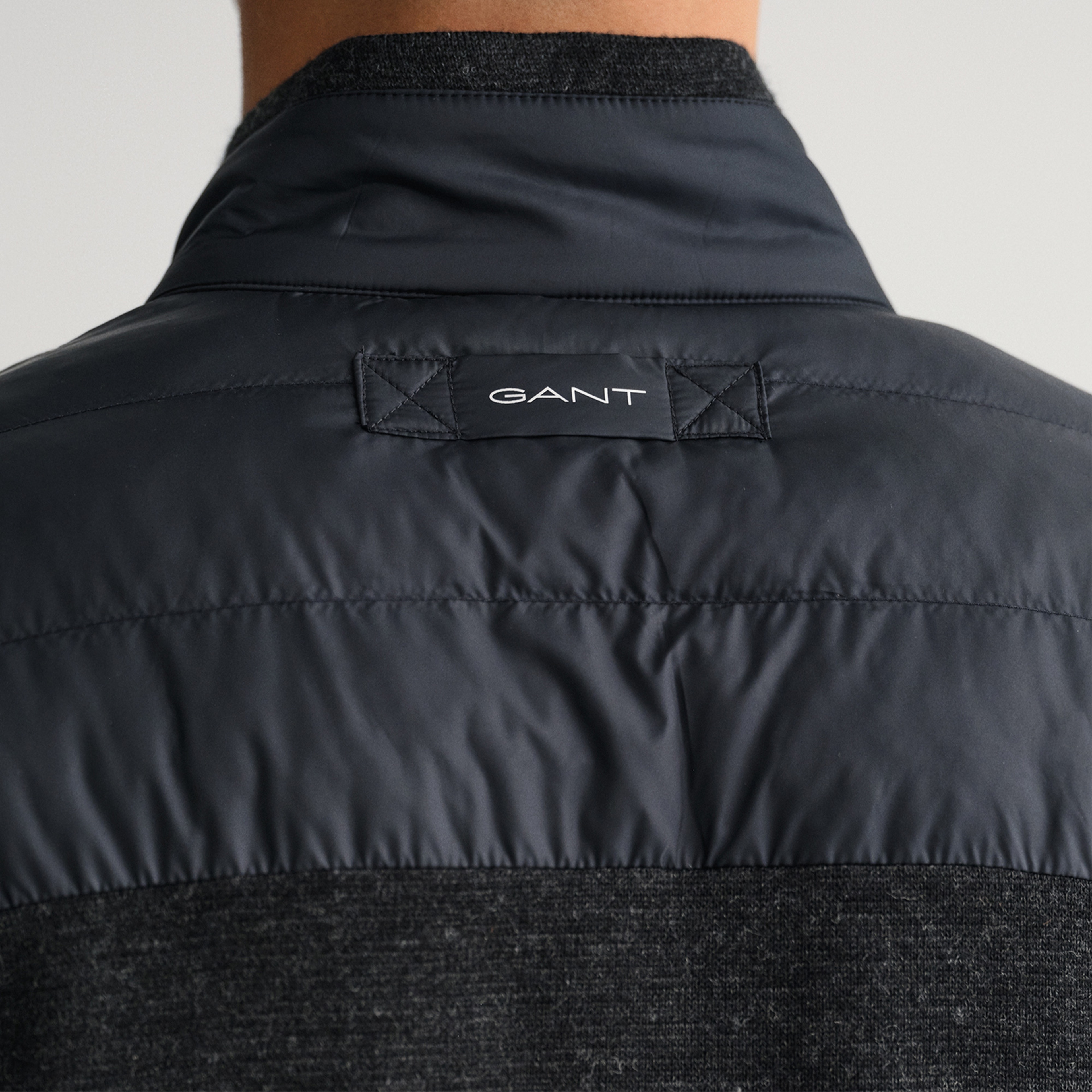 Gant Erkek Siyah Slim Fit Fermuarlı Mont