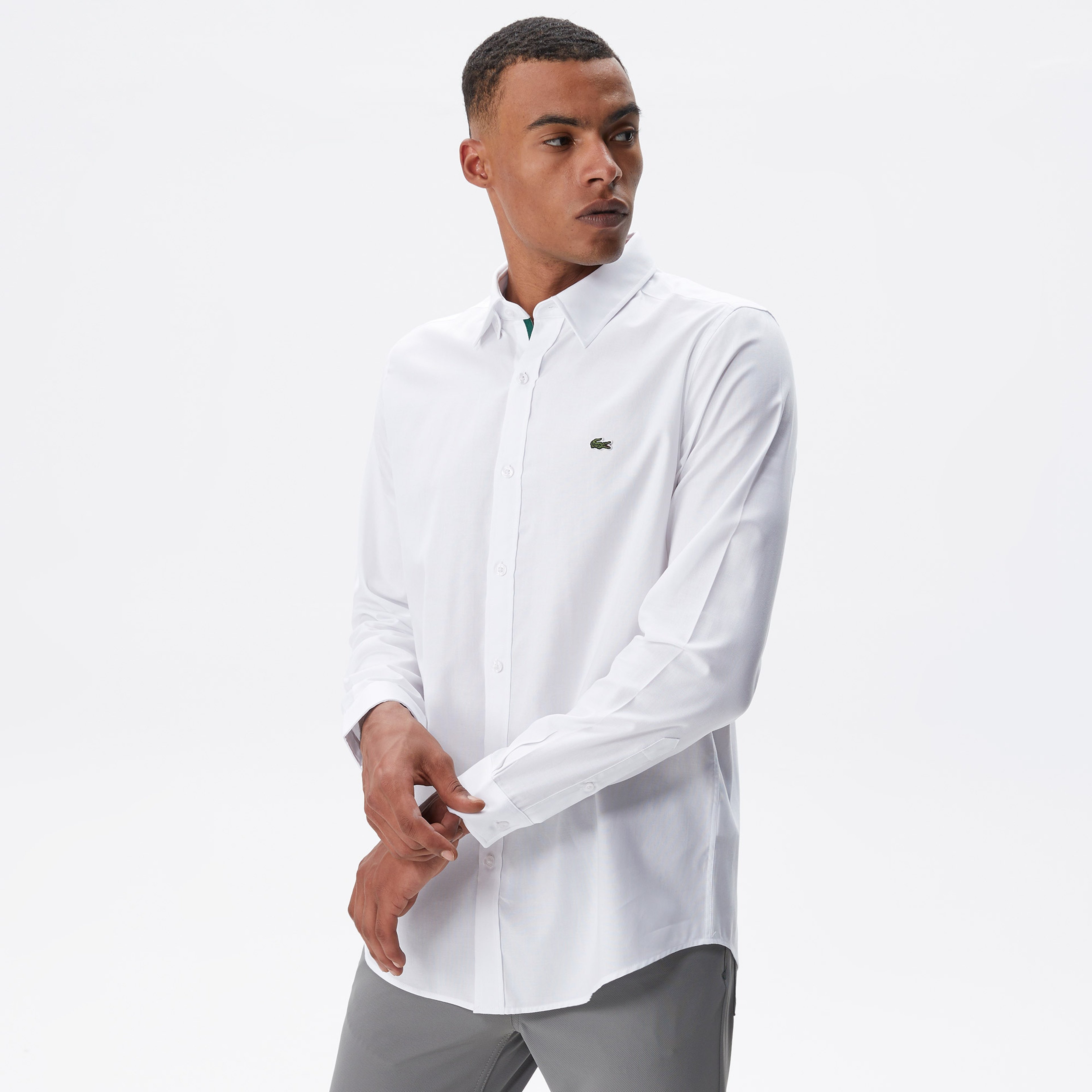 Erkek Slim Fit Düğmeli Yaka Beyaz Gömlek