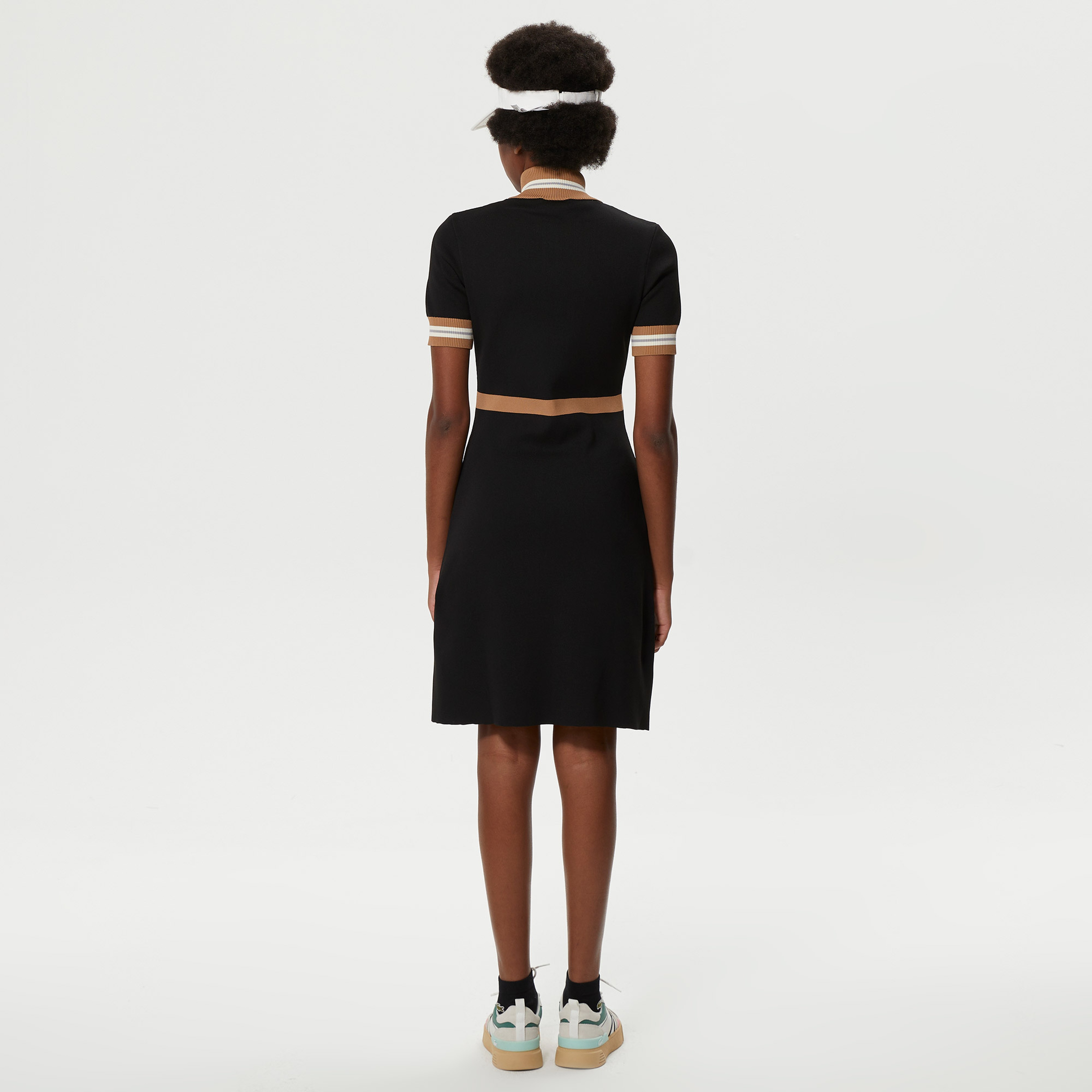 Kadın Flare Fit Kısa Kollu Dik Yaka Siyah Elbise