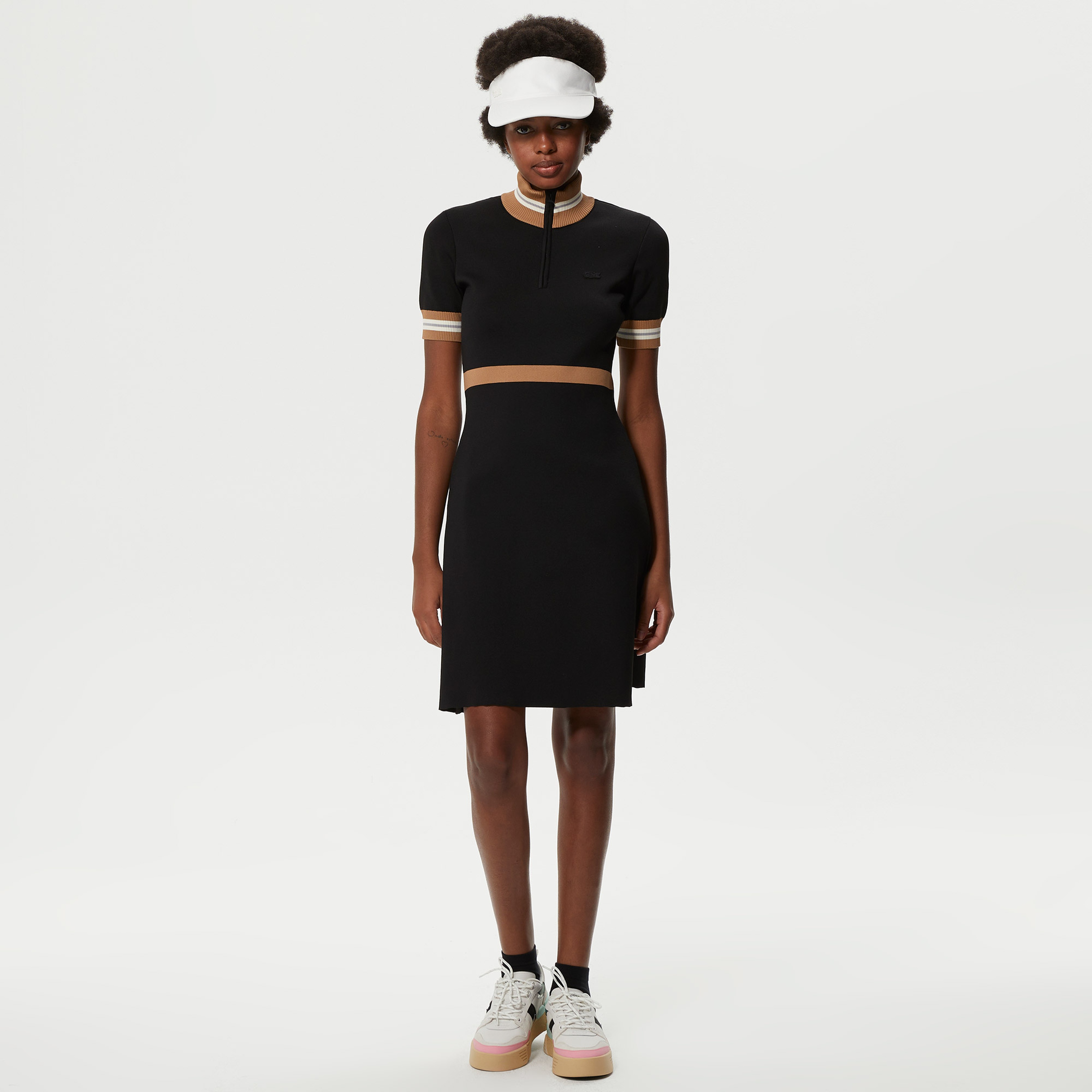 Kadın Flare Fit Kısa Kollu Dik Yaka Siyah Elbise