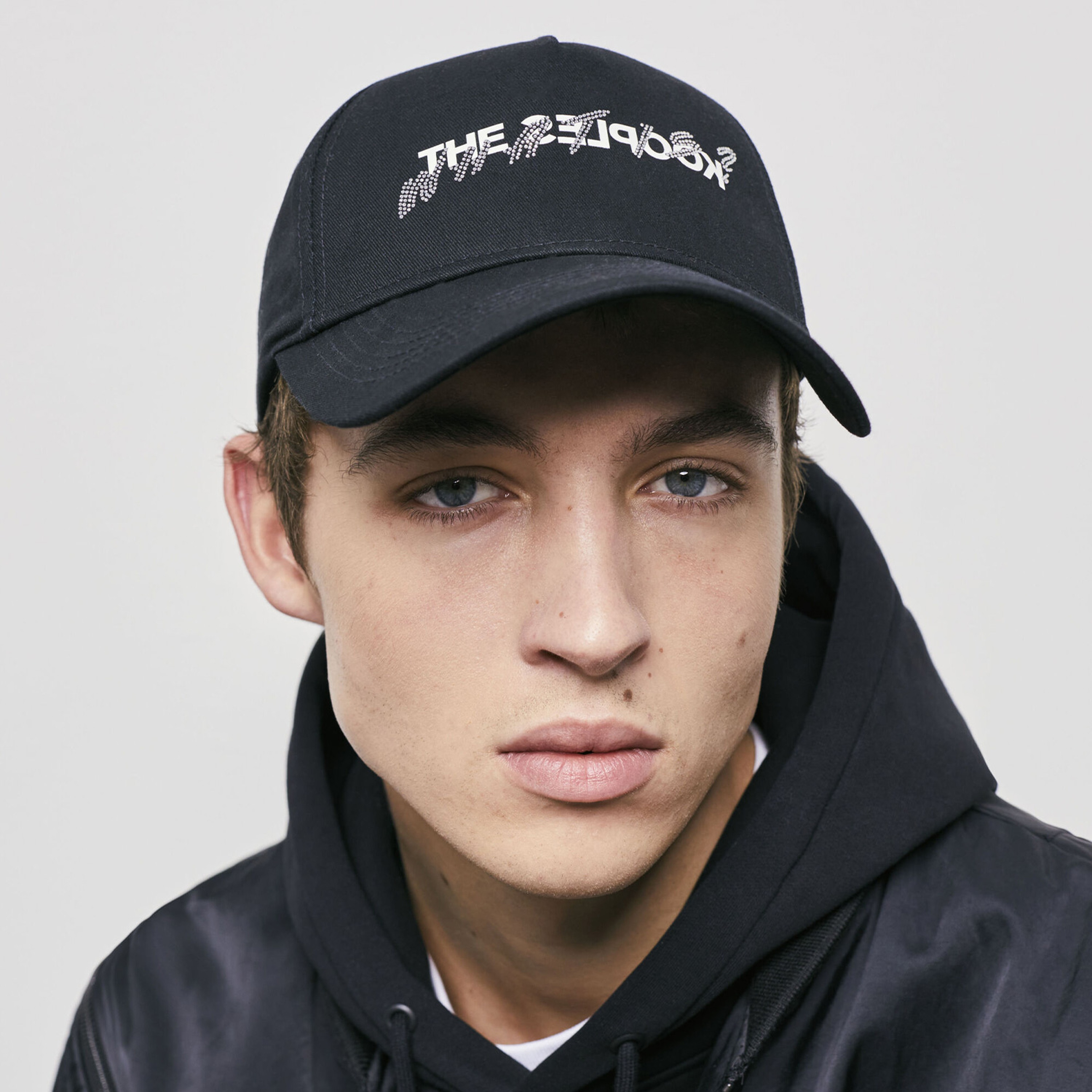 UNISEX BASKILI SİYAH ŞAPKA