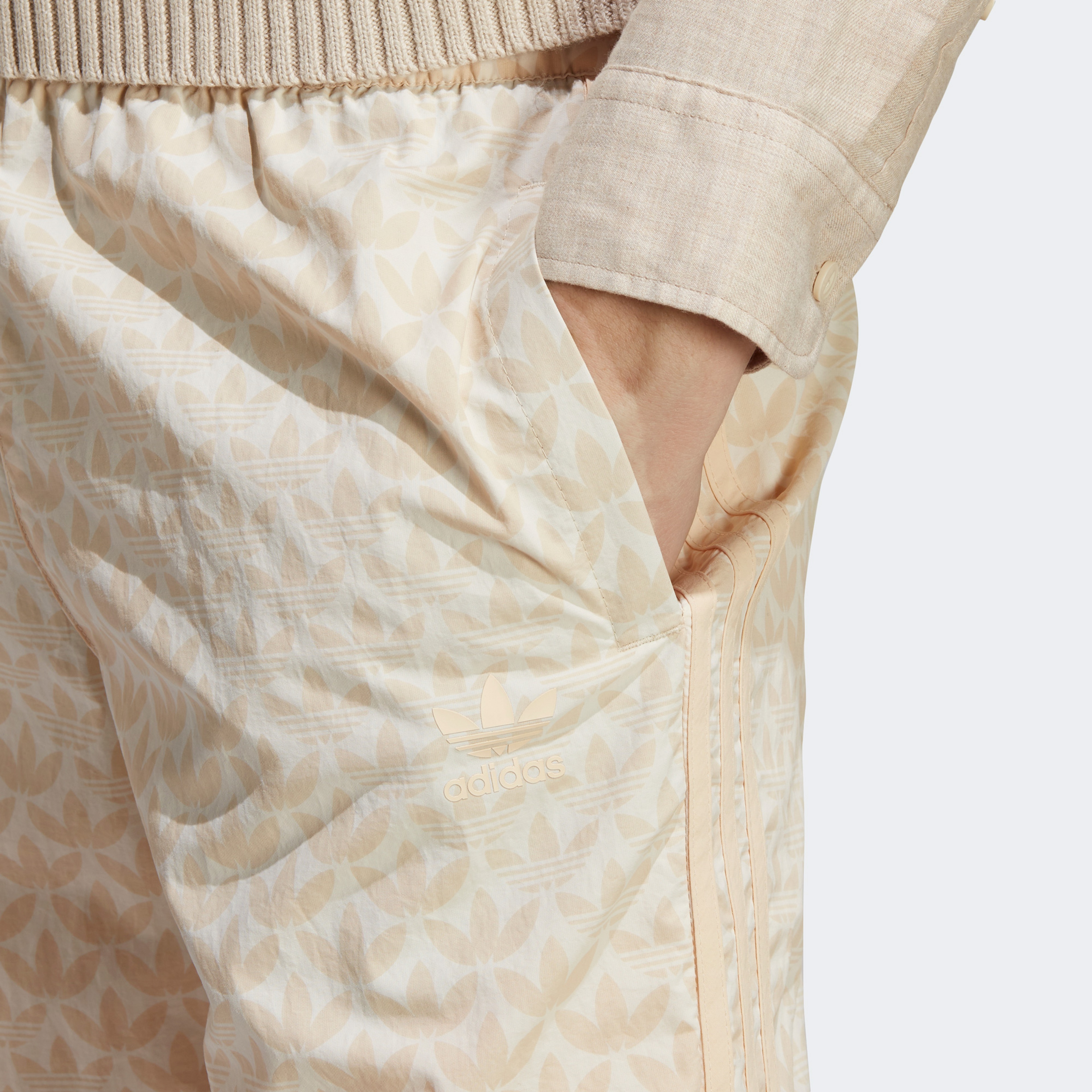 adidas Originals Monogram Erkek Krem Deniz Şortu