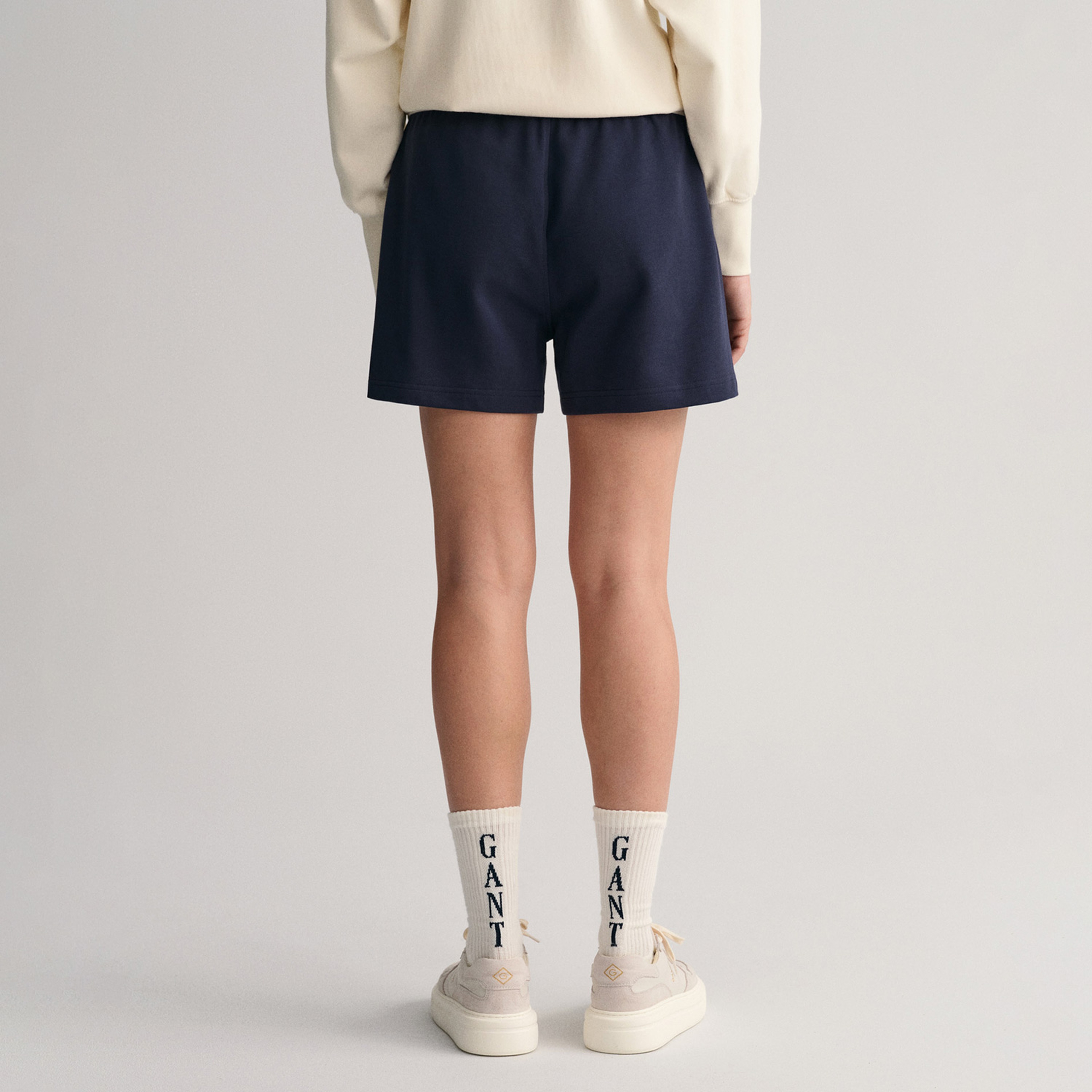 GANT Kadın Lacivert Relaxed Fit Şort