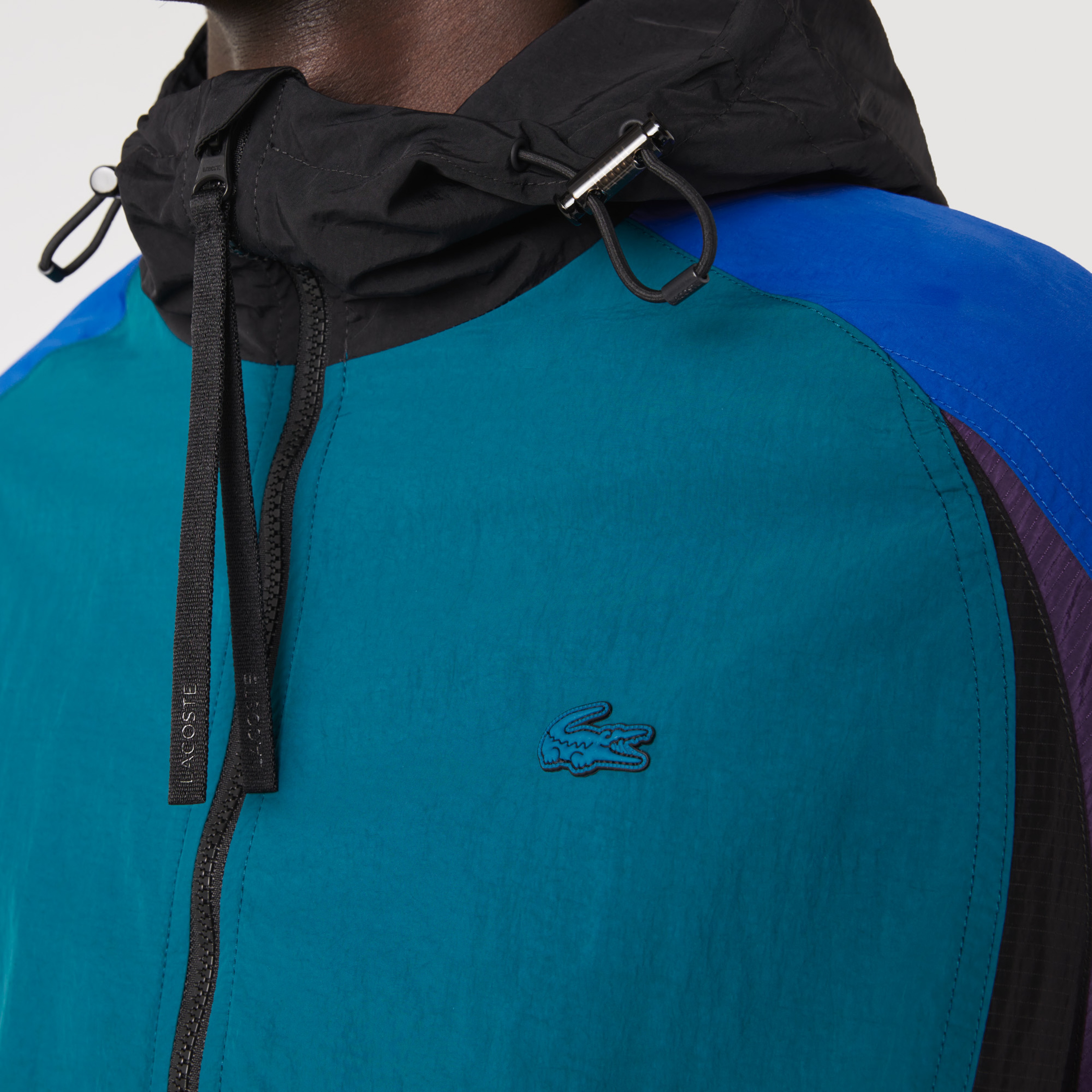 Lacoste Erkek Kapüşonlu Baskılı Renk Bloklu Lacivert Yağmurluk