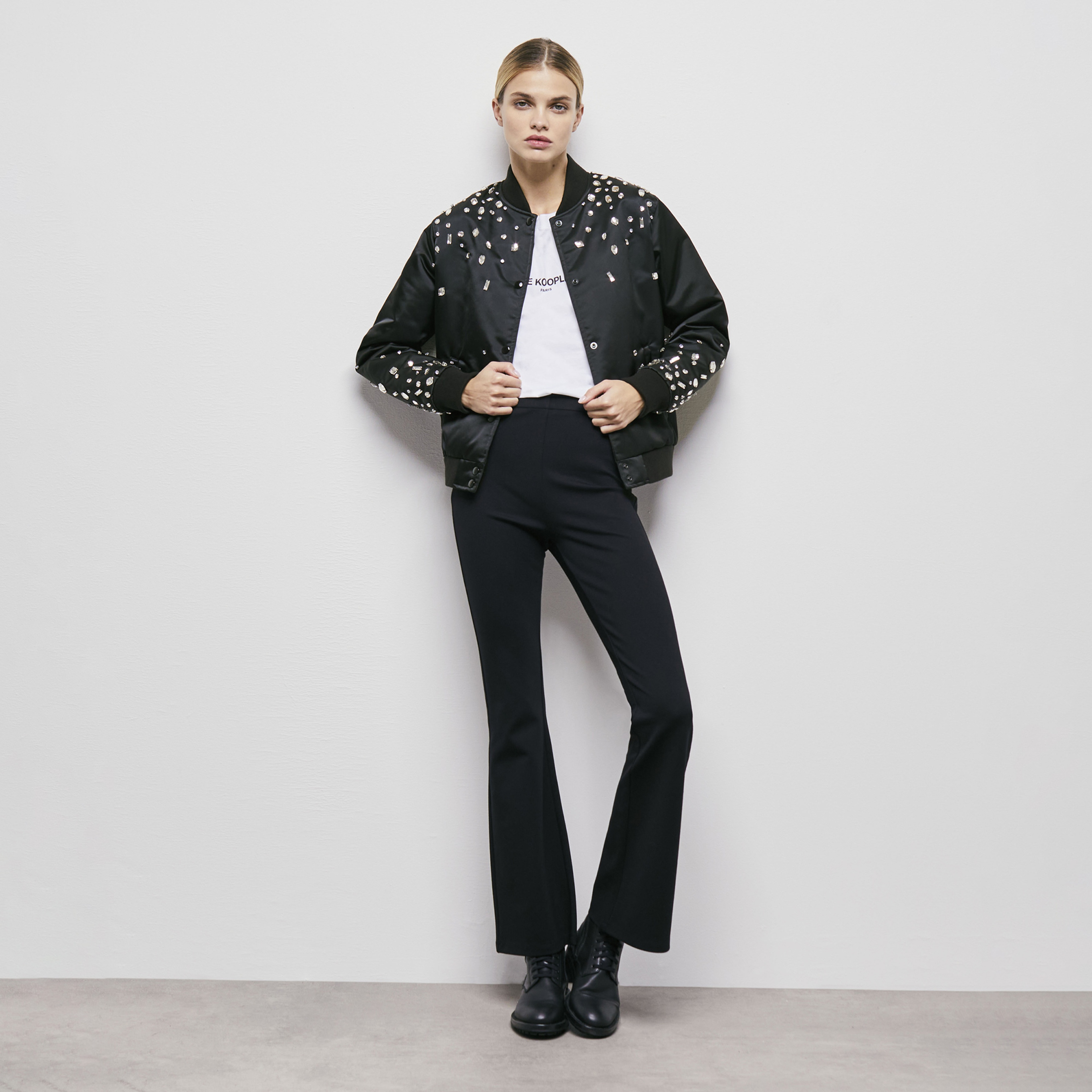 KADIN TAŞLI SİYAH BOMBER CEKET