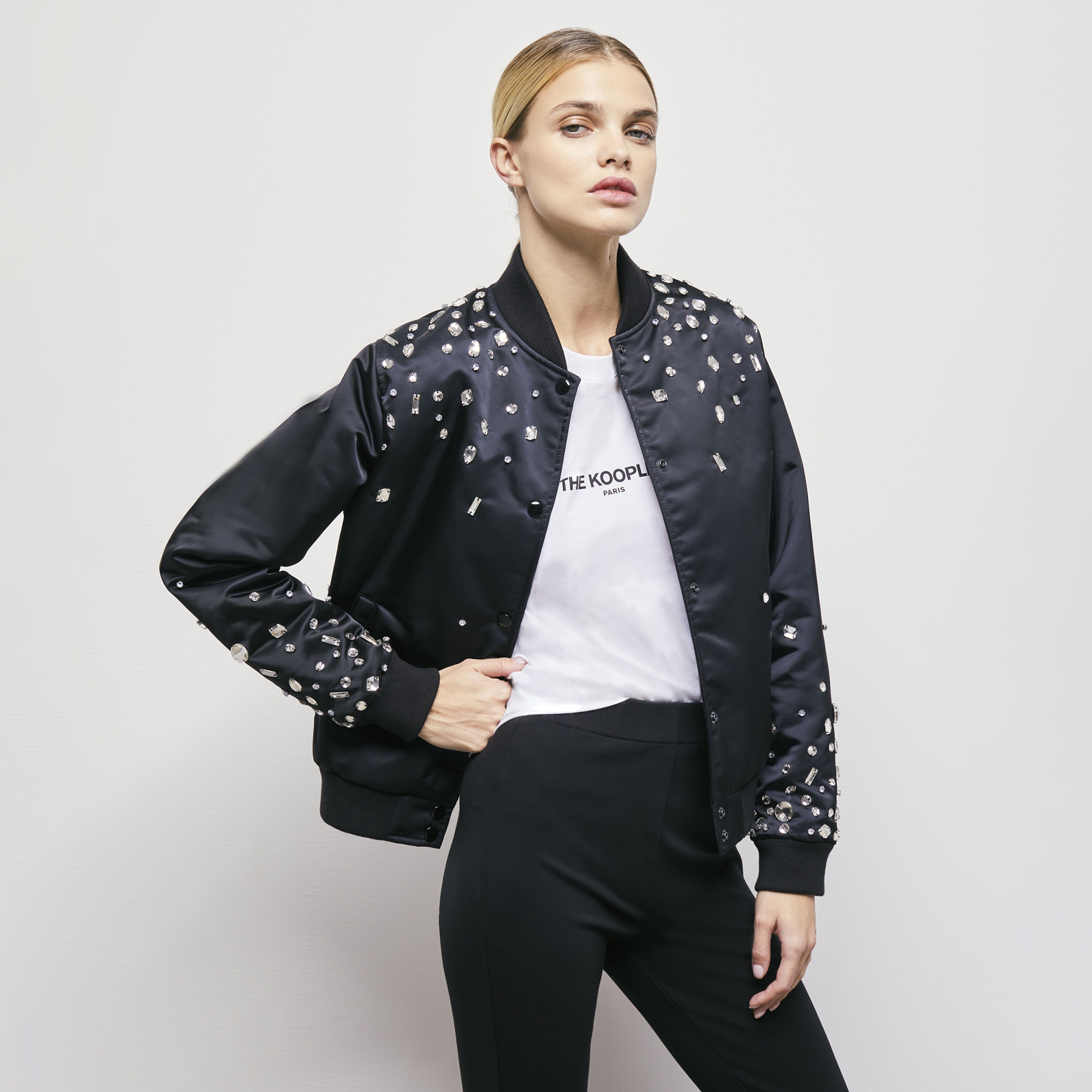 KADIN TAŞLI SİYAH BOMBER CEKET