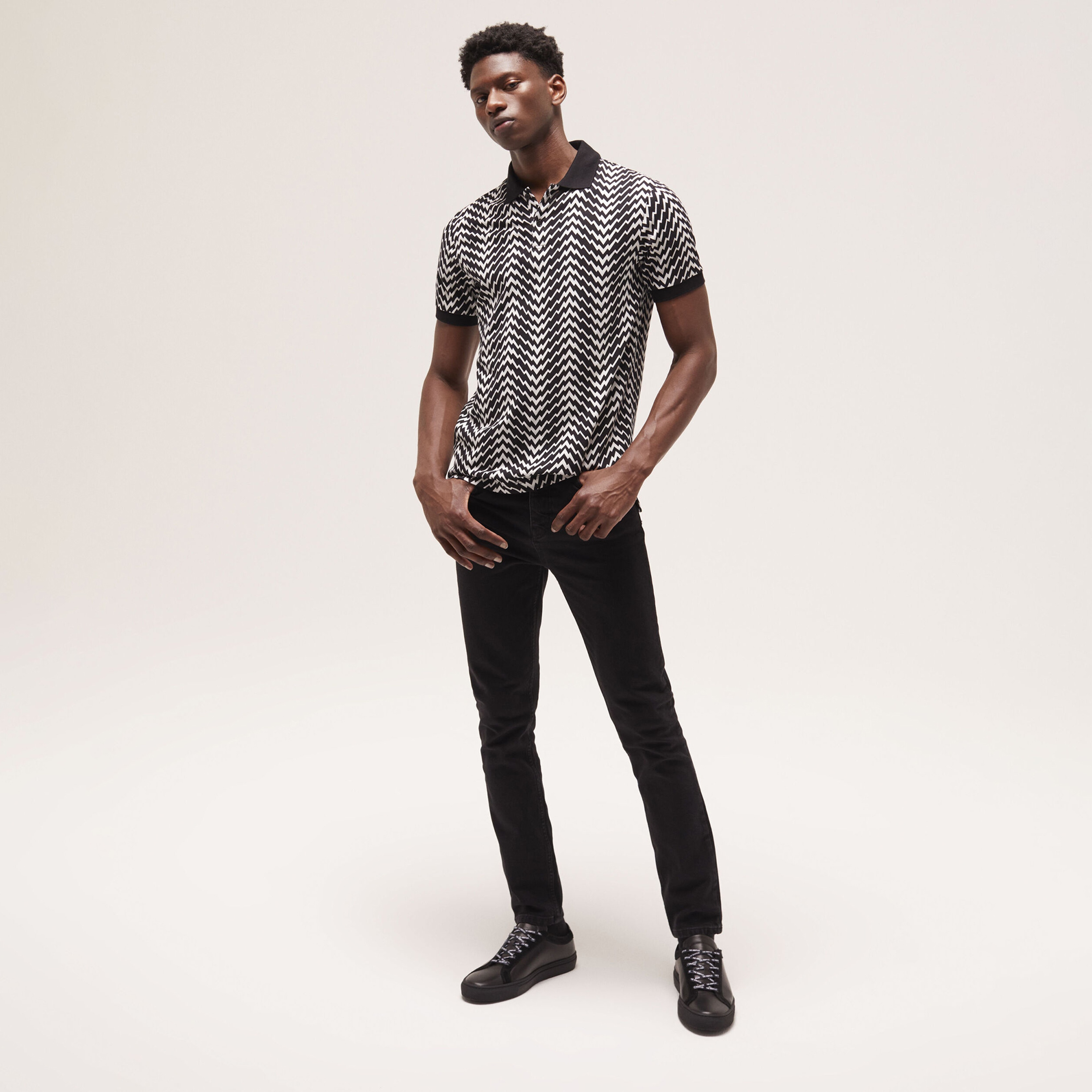 ERKEK DESENLİ SİYAH POLO