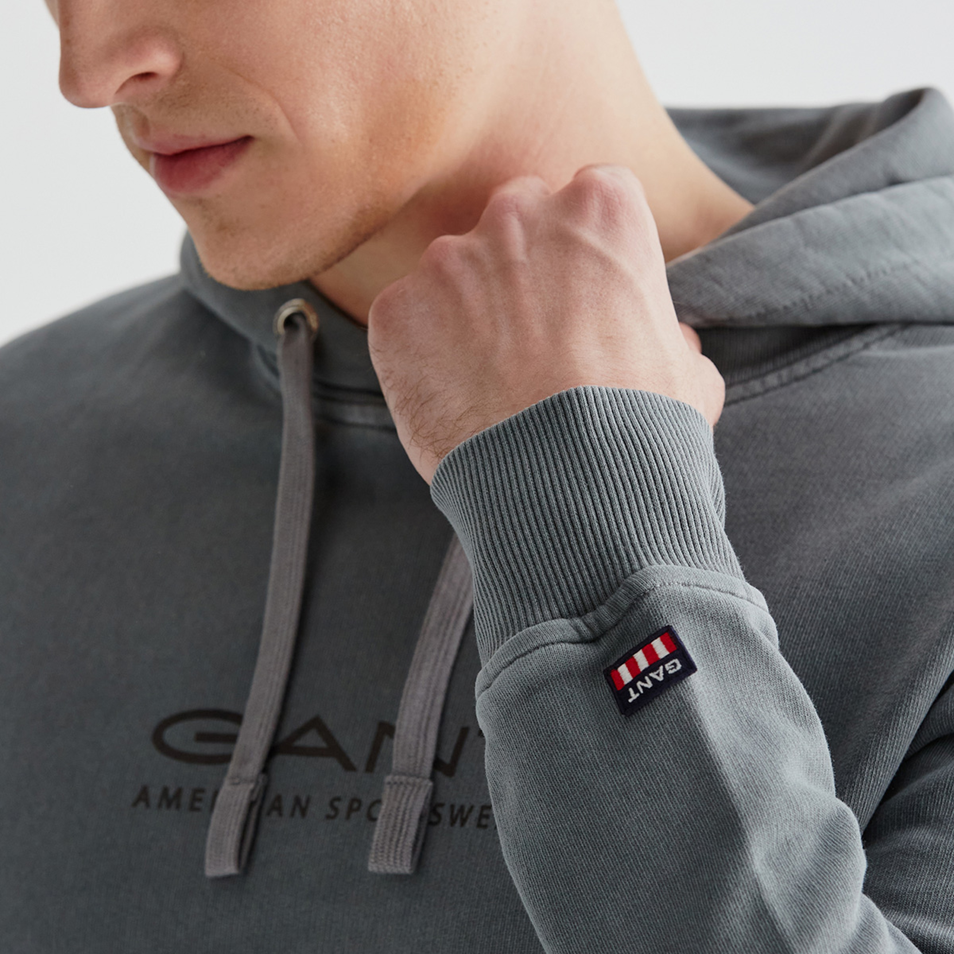 GANT Erkek Gri Regular Fit Kapüşonlu Logolu Sweatshirt