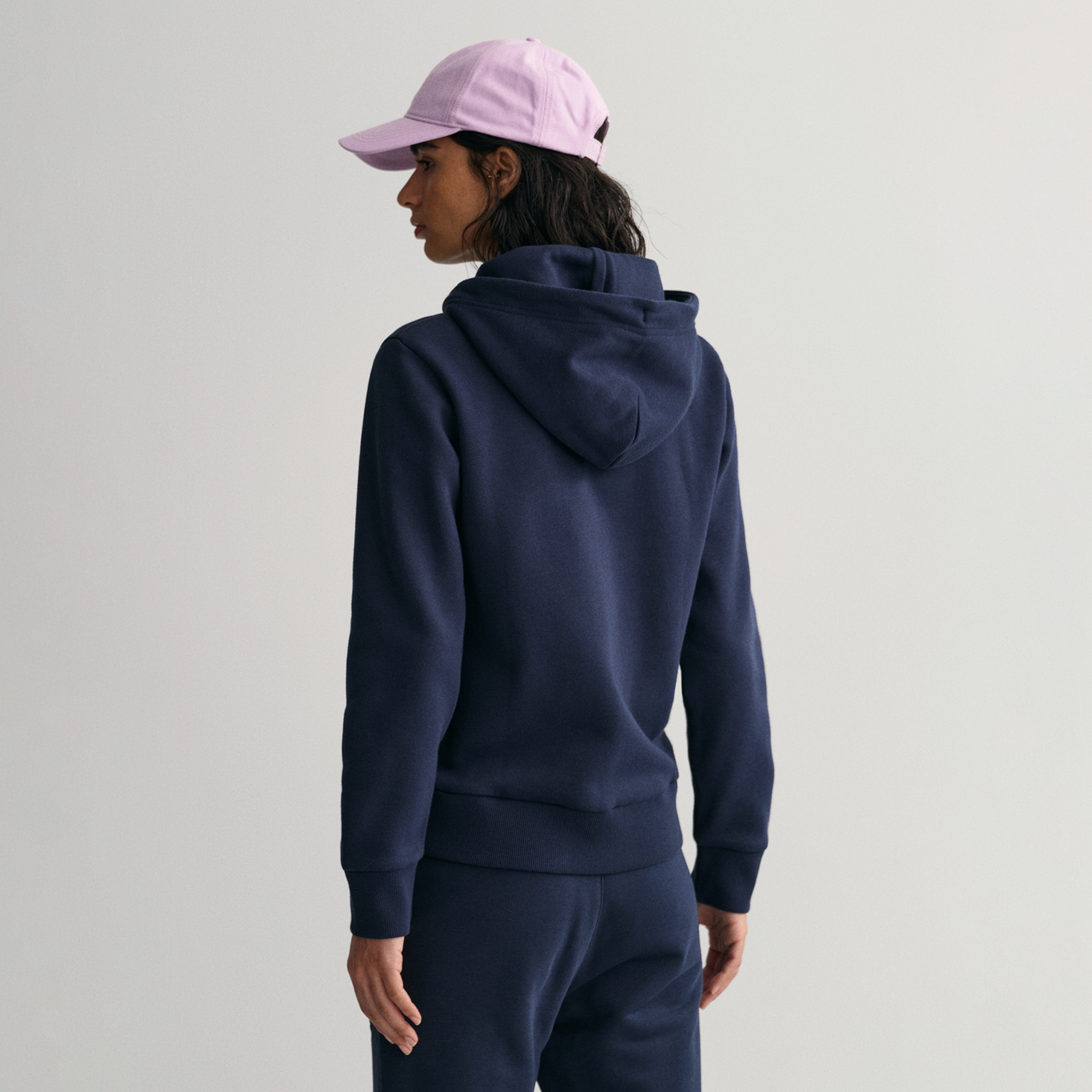 GANT Kadın Lacivert Regular Fit Fermuarlı Logolu Sweatshirt