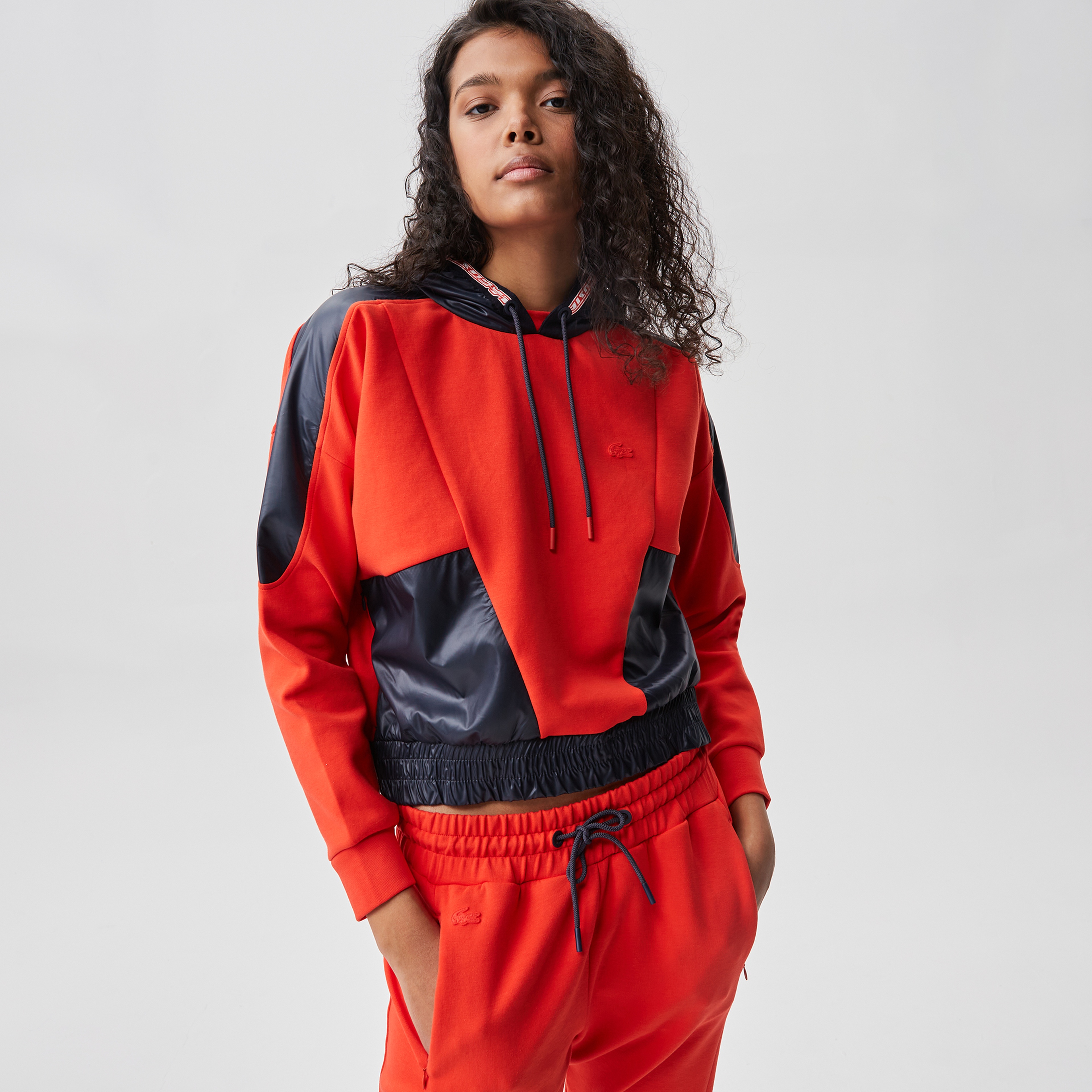 Kadın Slim Fit Kapüşonlu Renk Bloklu Kırmızı Sweatshirt
