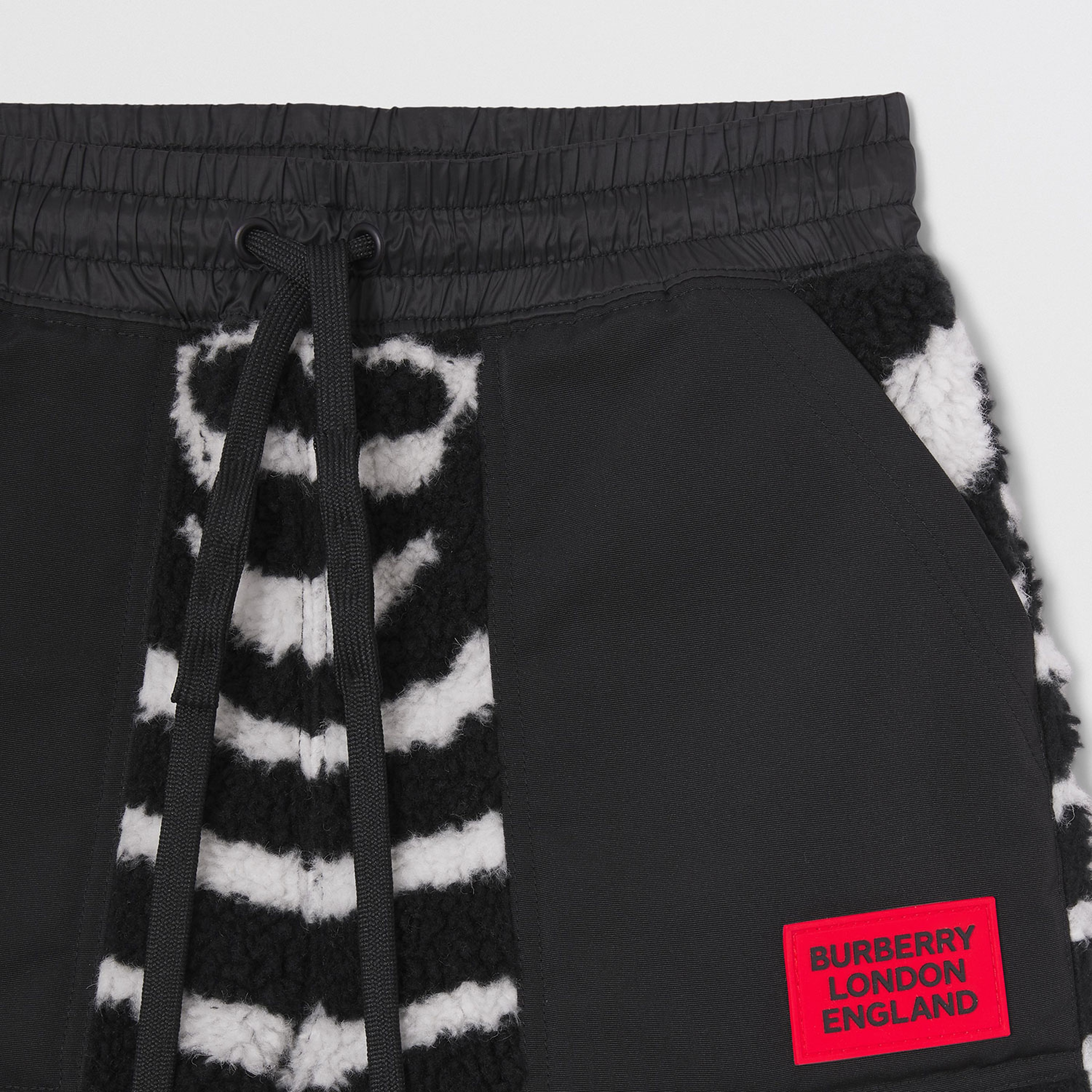 Burberry Çocuk Siyah Şort