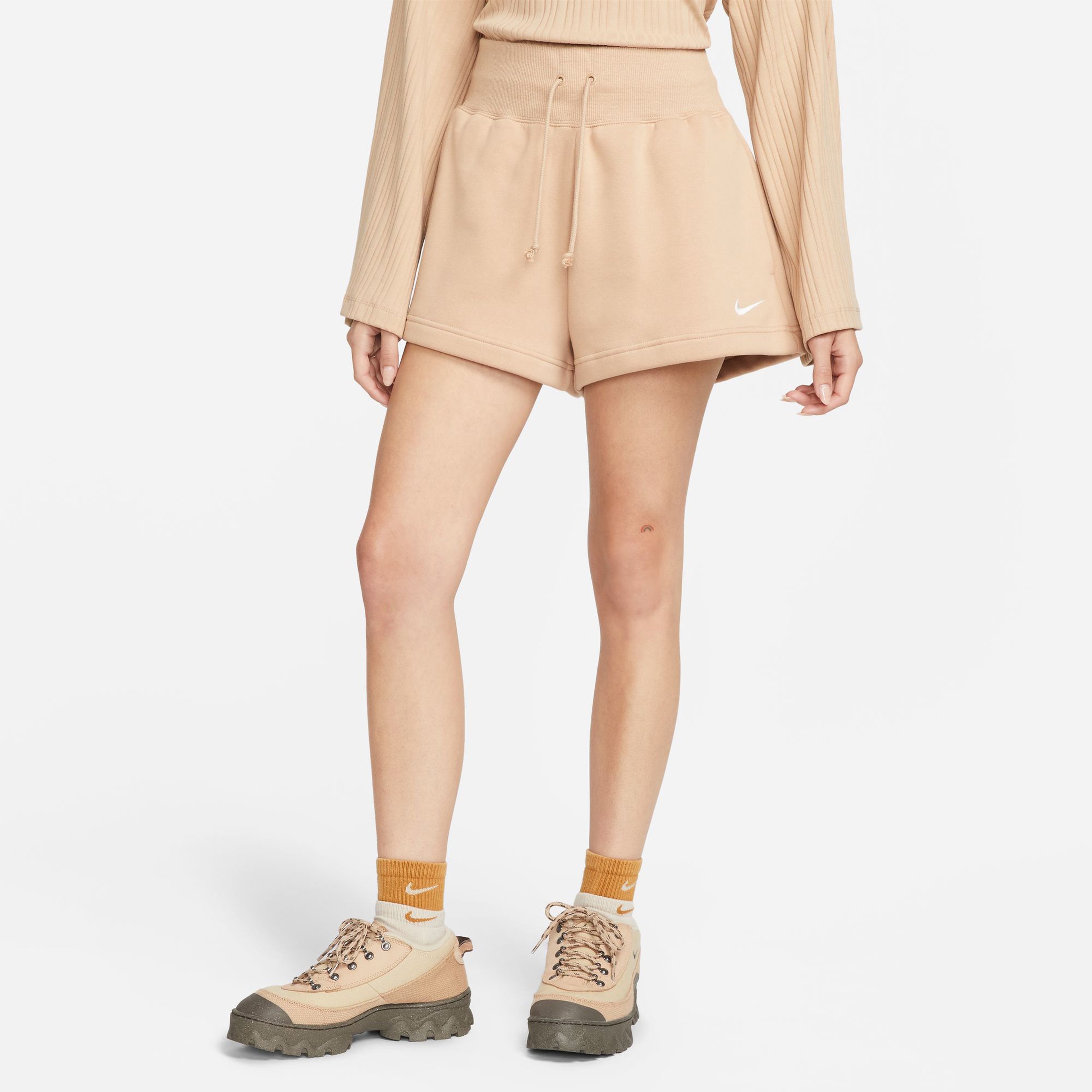 Nike Sportswear Phoenix Fleece High-Waisted Kadın Bej Şort