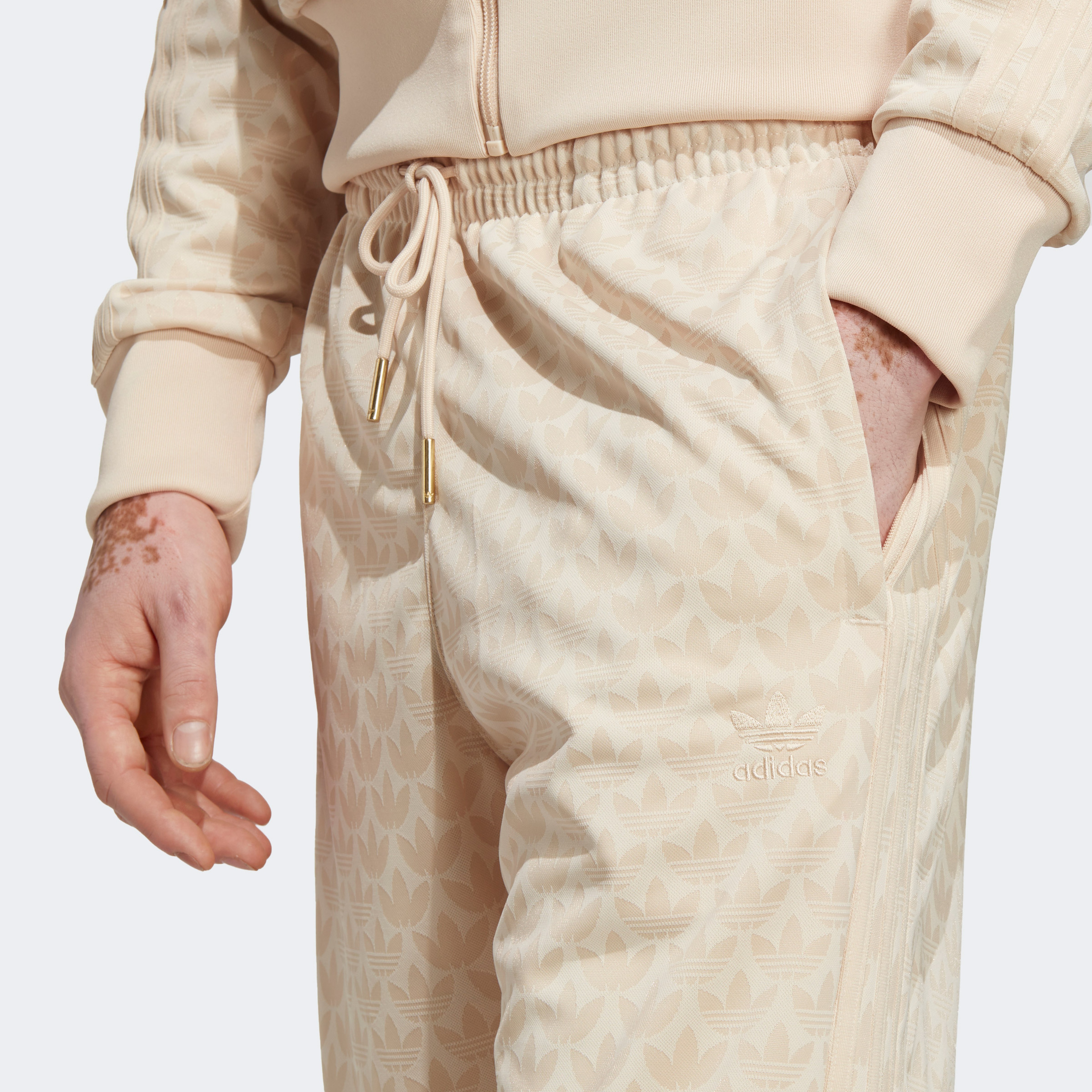 adidas Graphics Monogram Track Erkek Krem Eşofman Altı