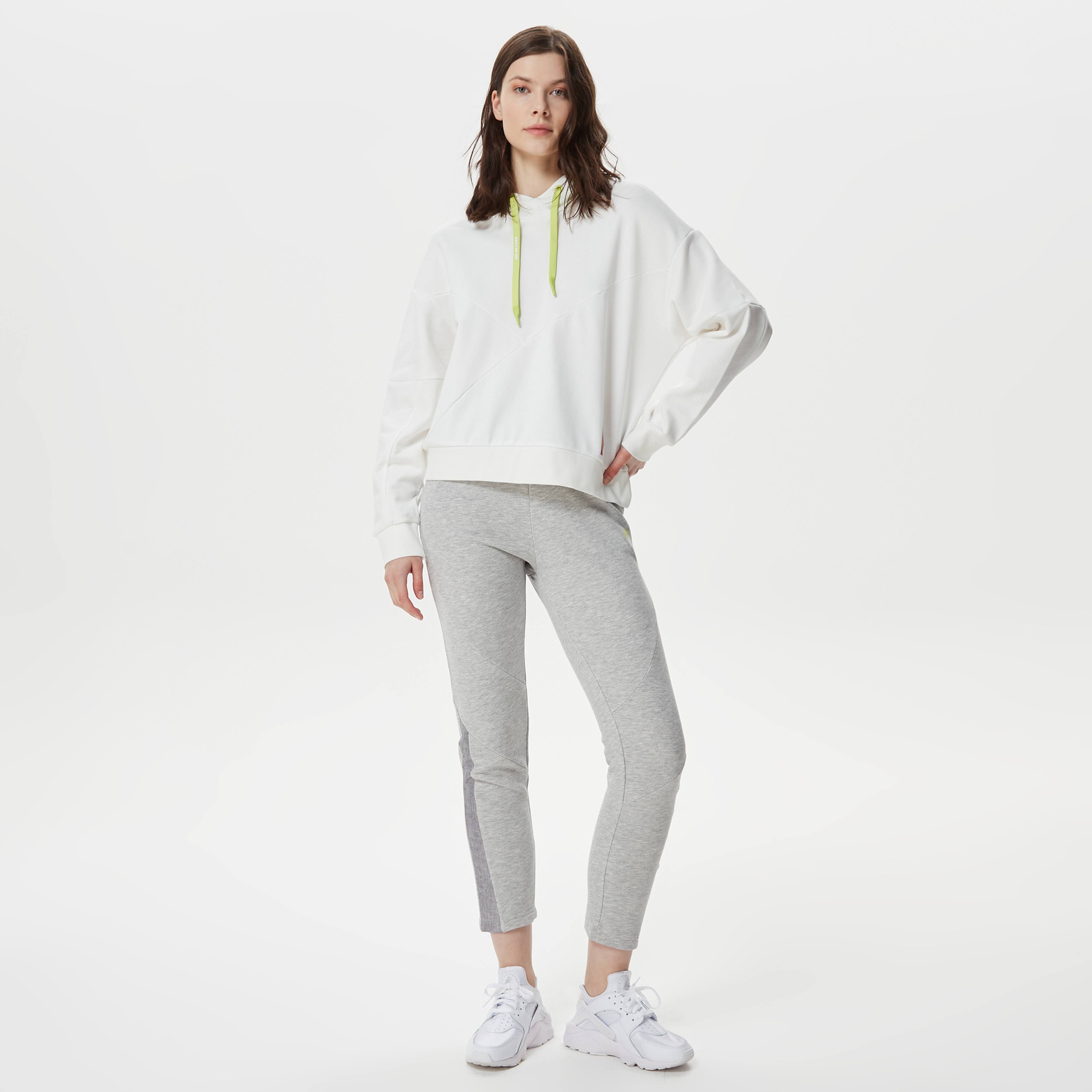 Skechers LW Fleece Fabric Block Kadın Beyaz Hoodie