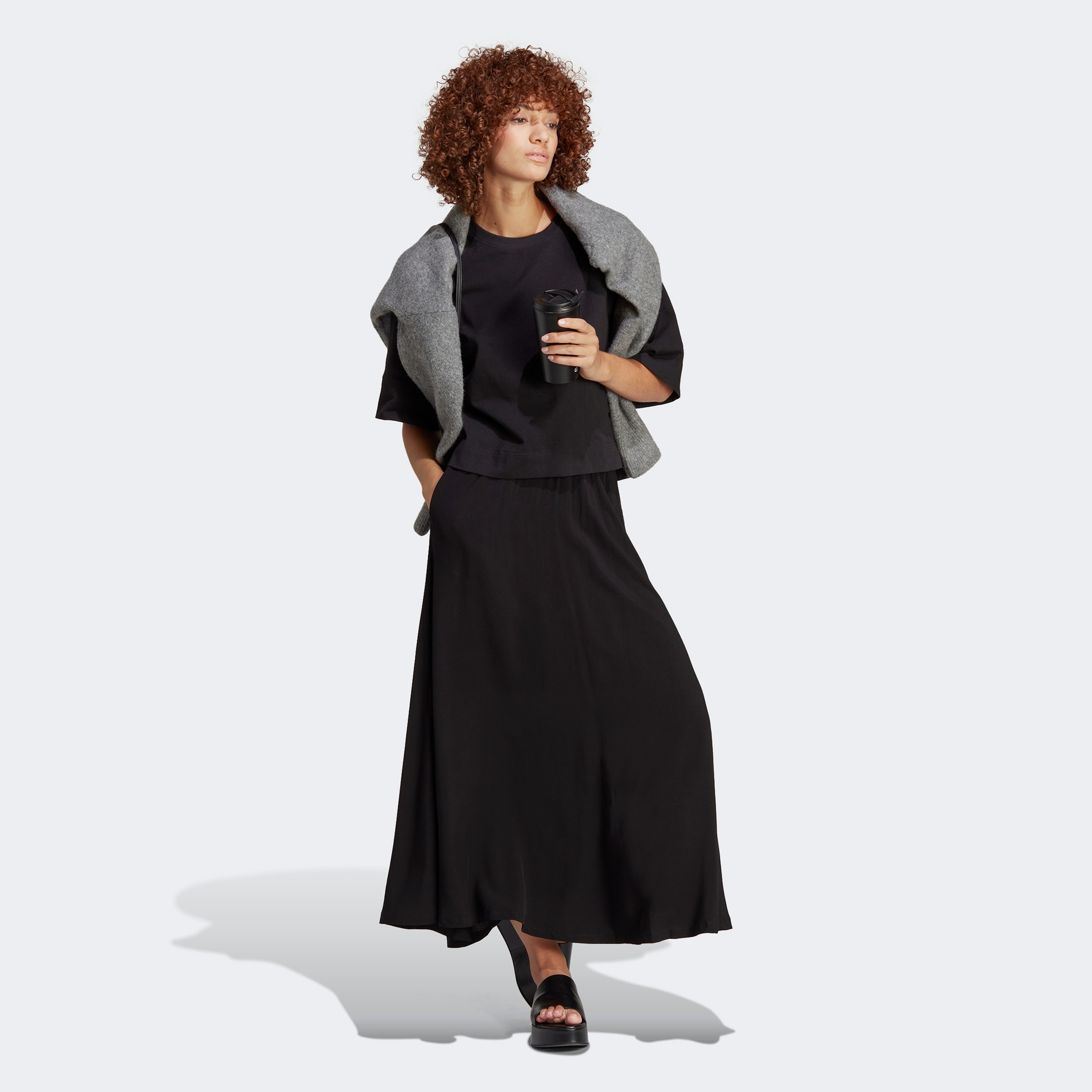 adidas Premium Essentials Kadın Siyah T-Shirt