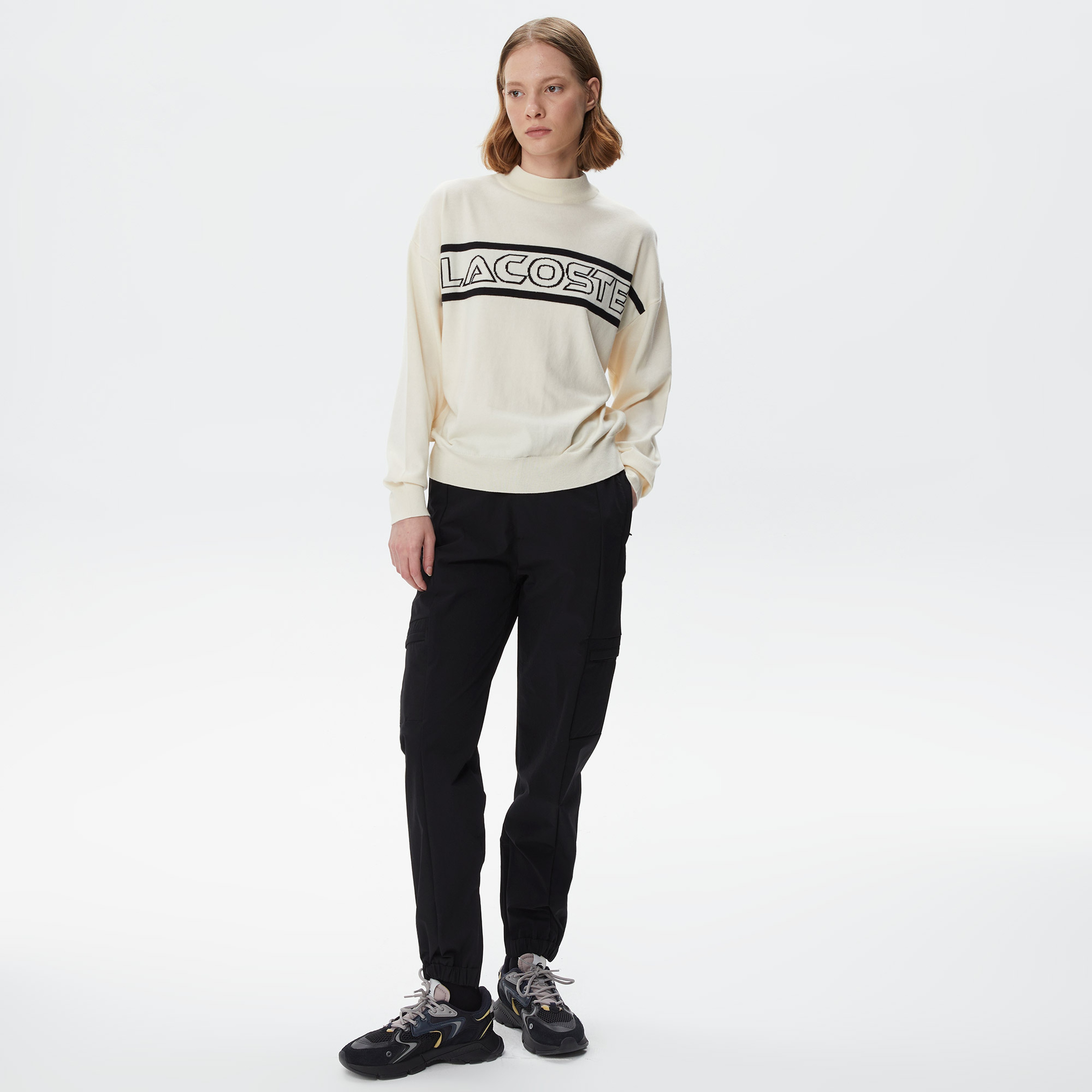 Kadın Regular Fit Dik Yaka Baskılı Beyaz Kazak