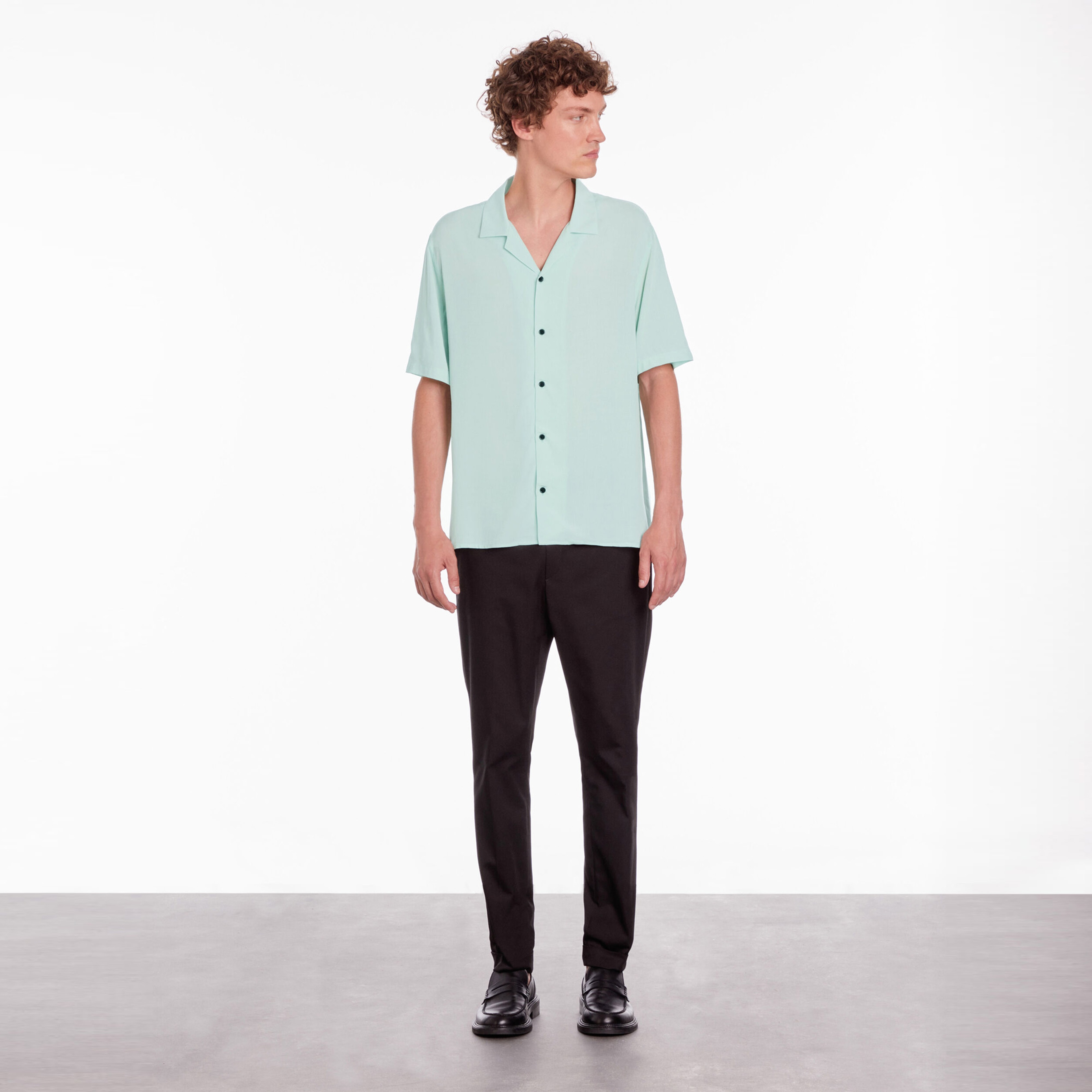 ERKEK COMFORT FIT KISA KOLLU MAVİ GÖMLEK