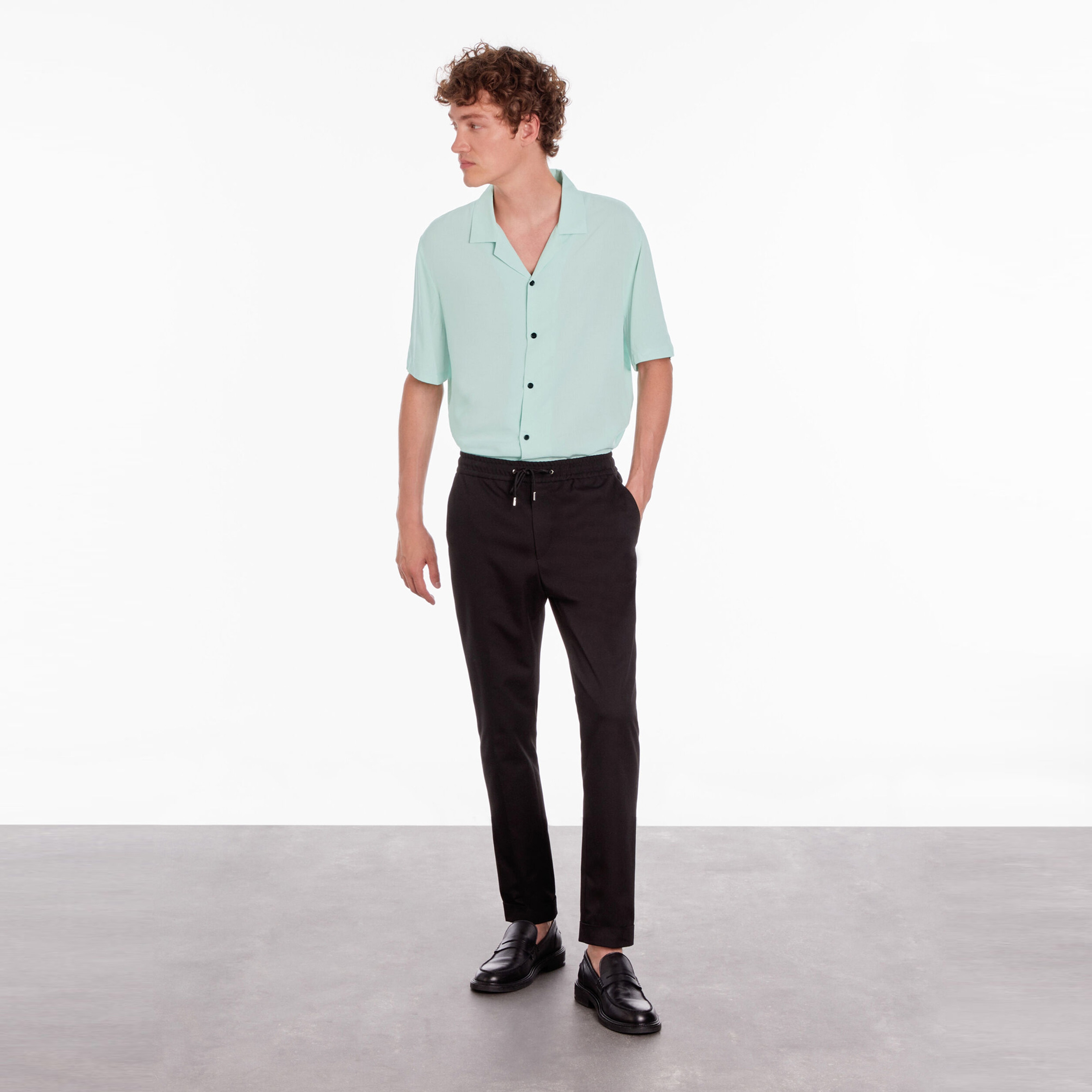 ERKEK COMFORT FIT KISA KOLLU MAVİ GÖMLEK