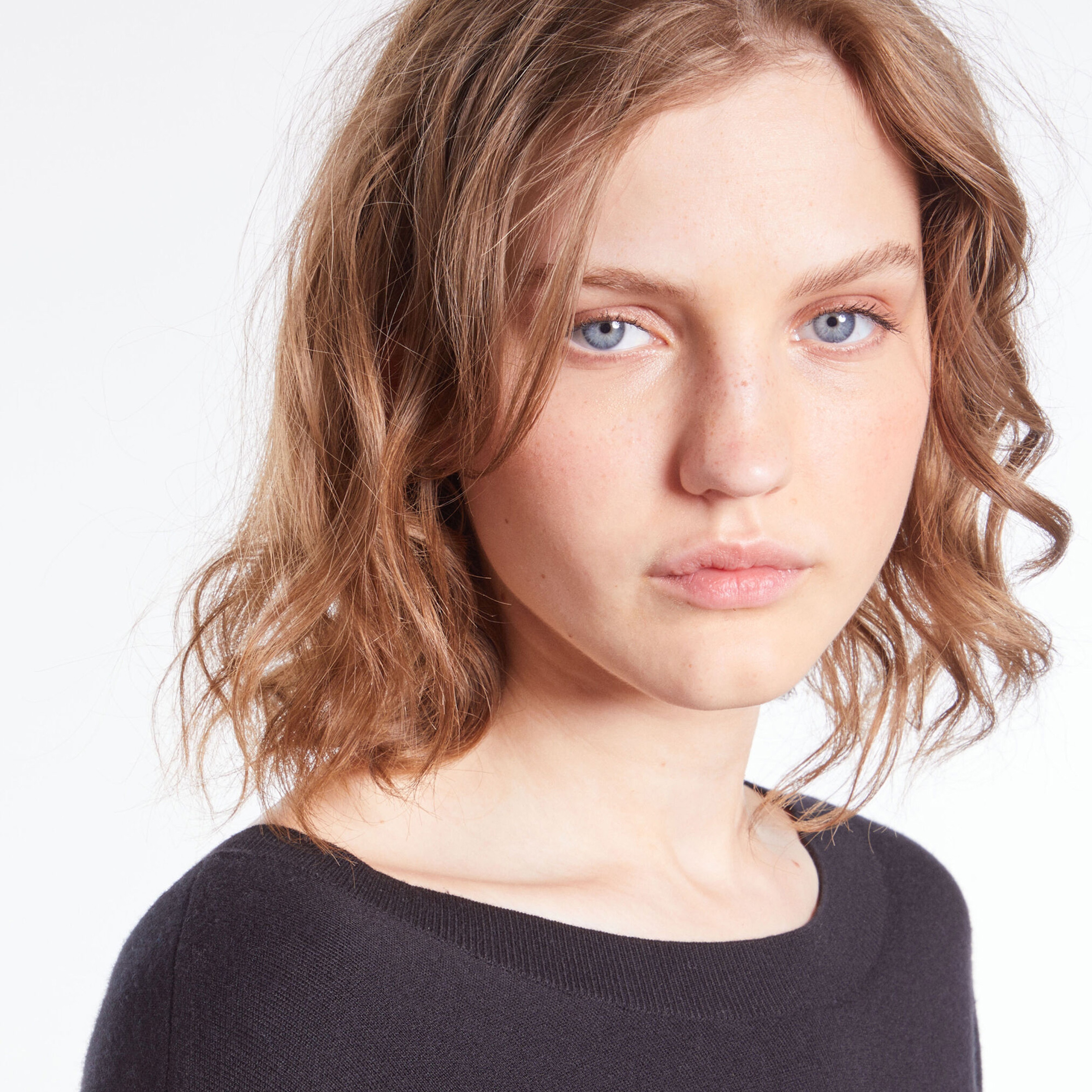 KADIN STRAIGHT FIT BİSİKLET YAKA SİYAH KAZAK