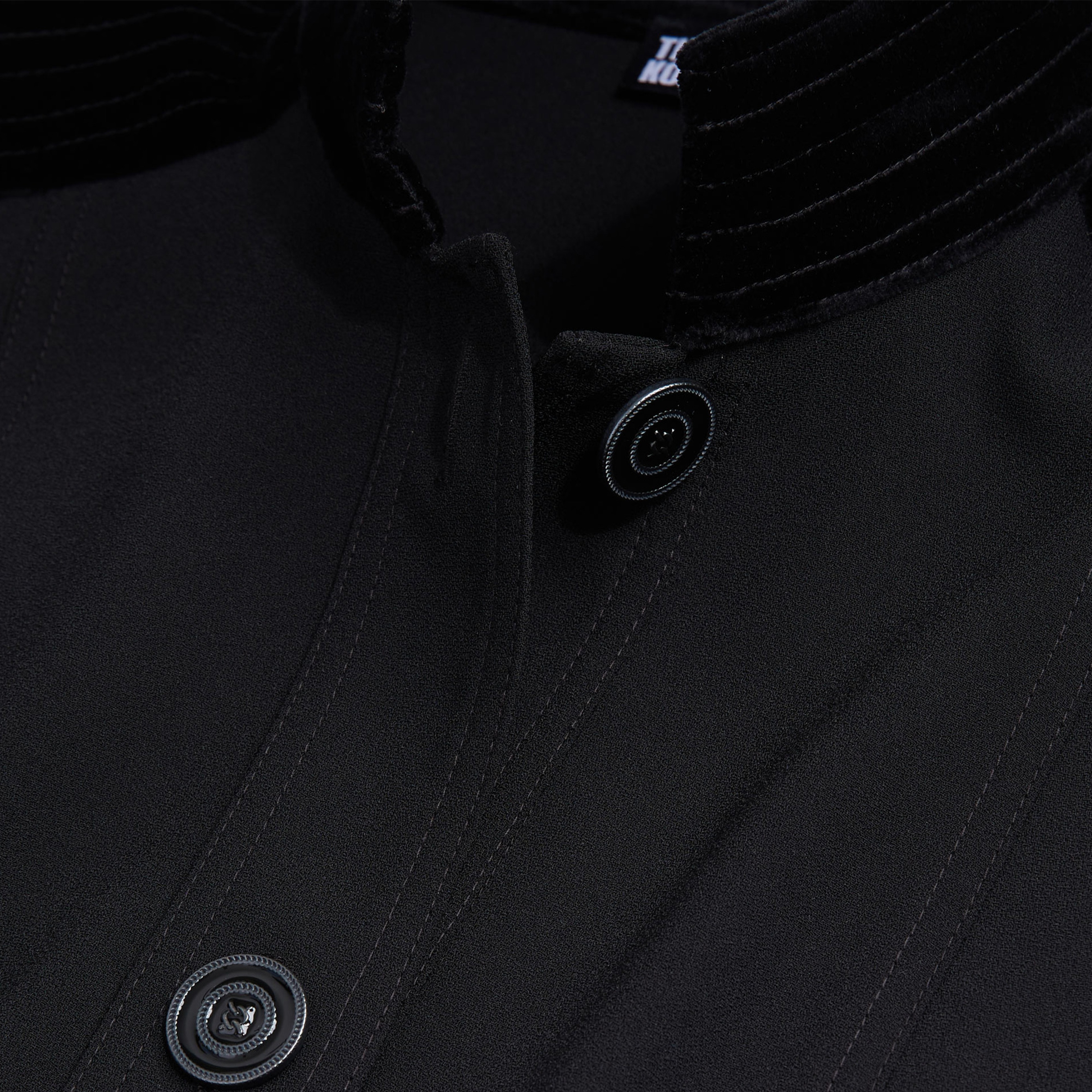 KADIN DÜĞMELİ UZUN KOLLU DİK YAKA SİYAH ELBİSE