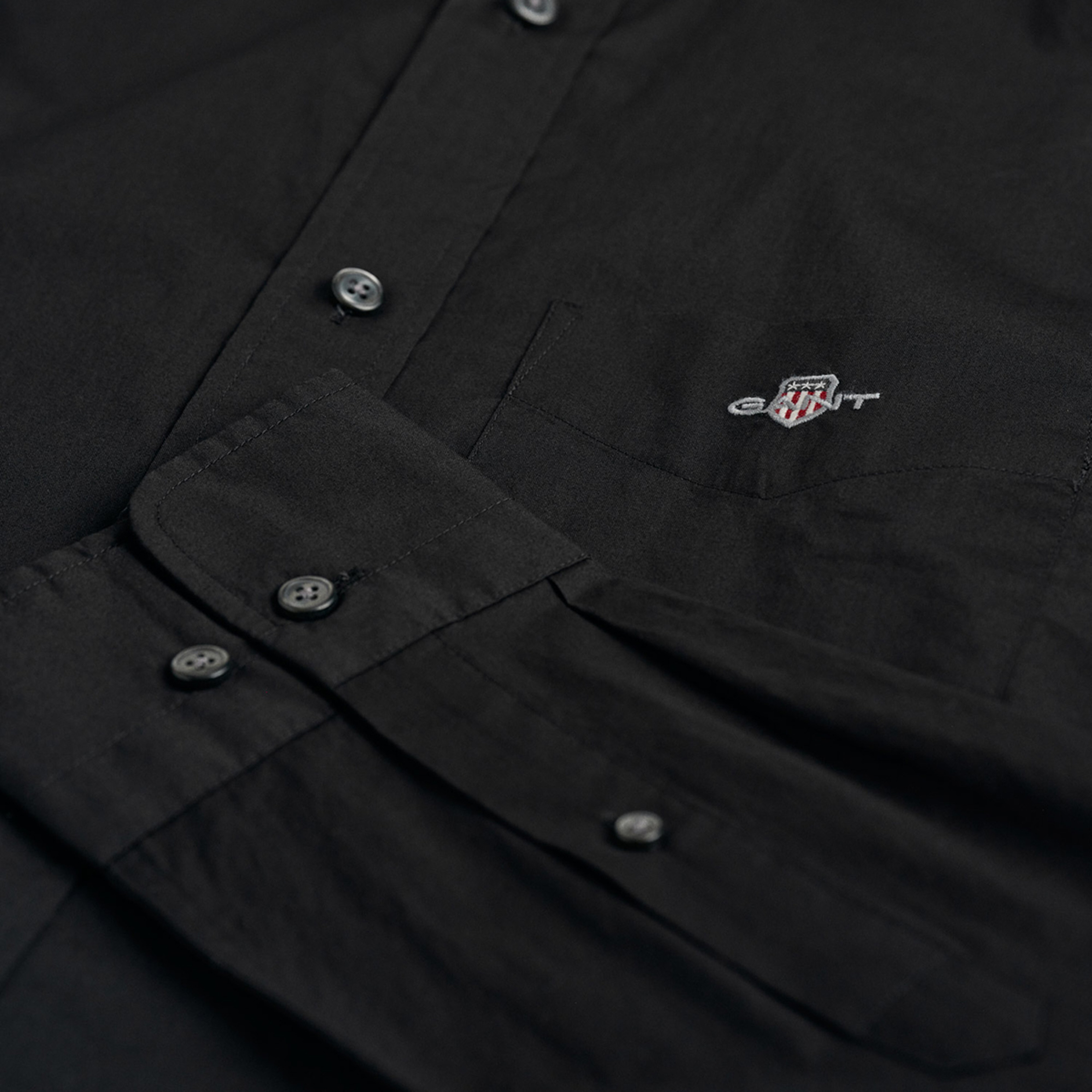 GANT Erkek Siyah Regular Fit Düğmeli Yaka Poplin Gömlek