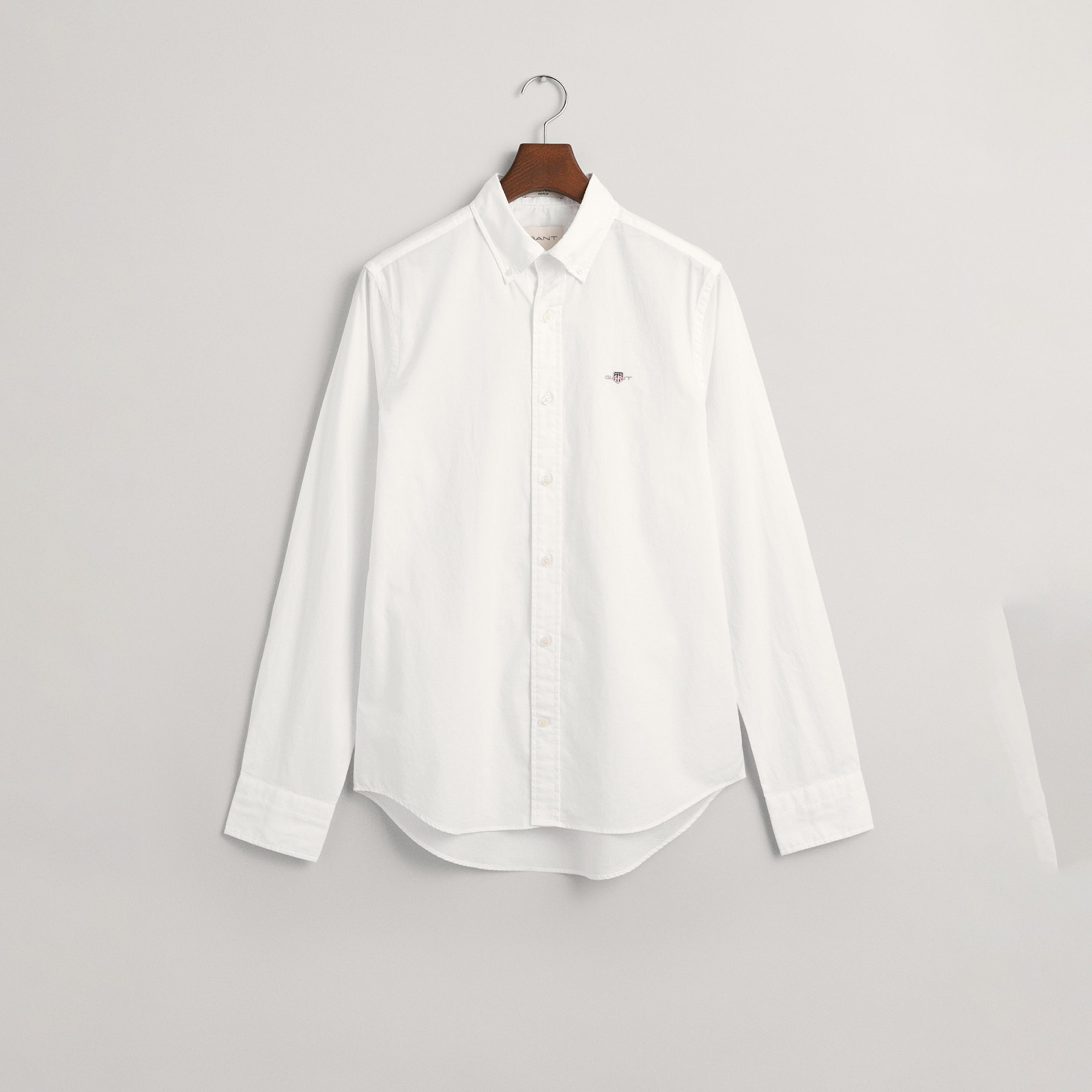 GANT Erkek Beyaz Slim Fit Düğmeli Yaka Broadcloth Gömlek