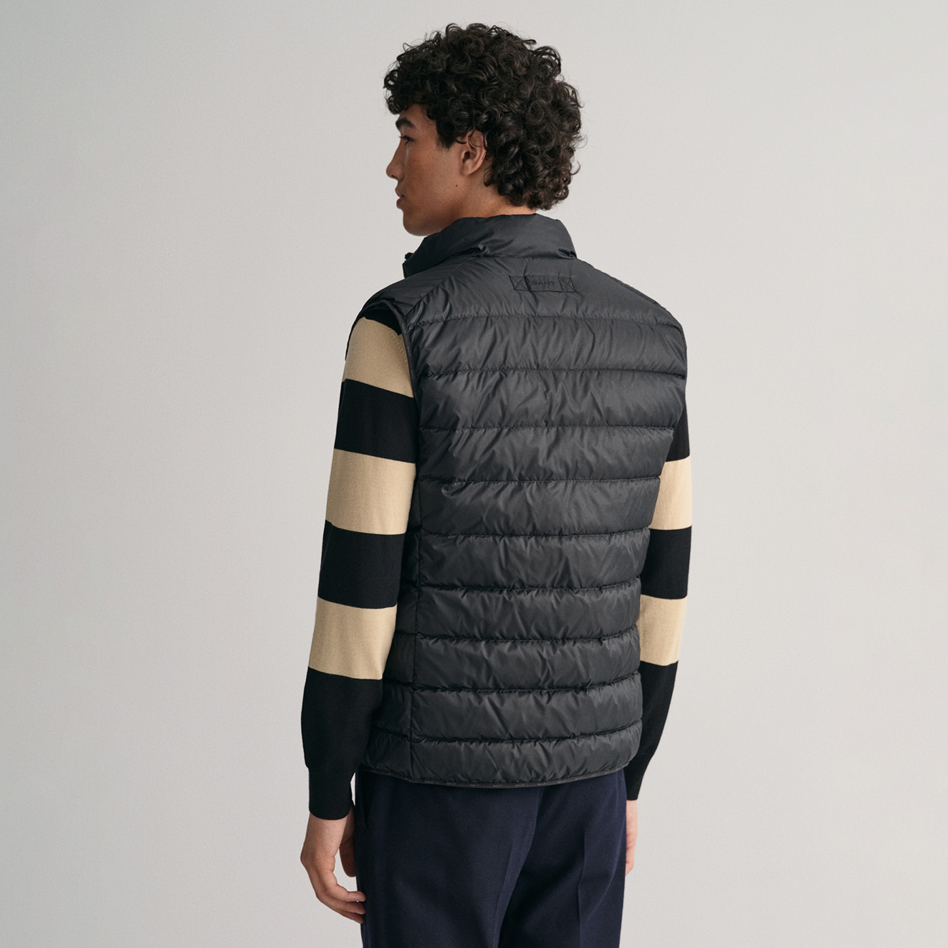 GANT Erkek Siyah Regular Fit Dik Yaka Kapitone Yelek