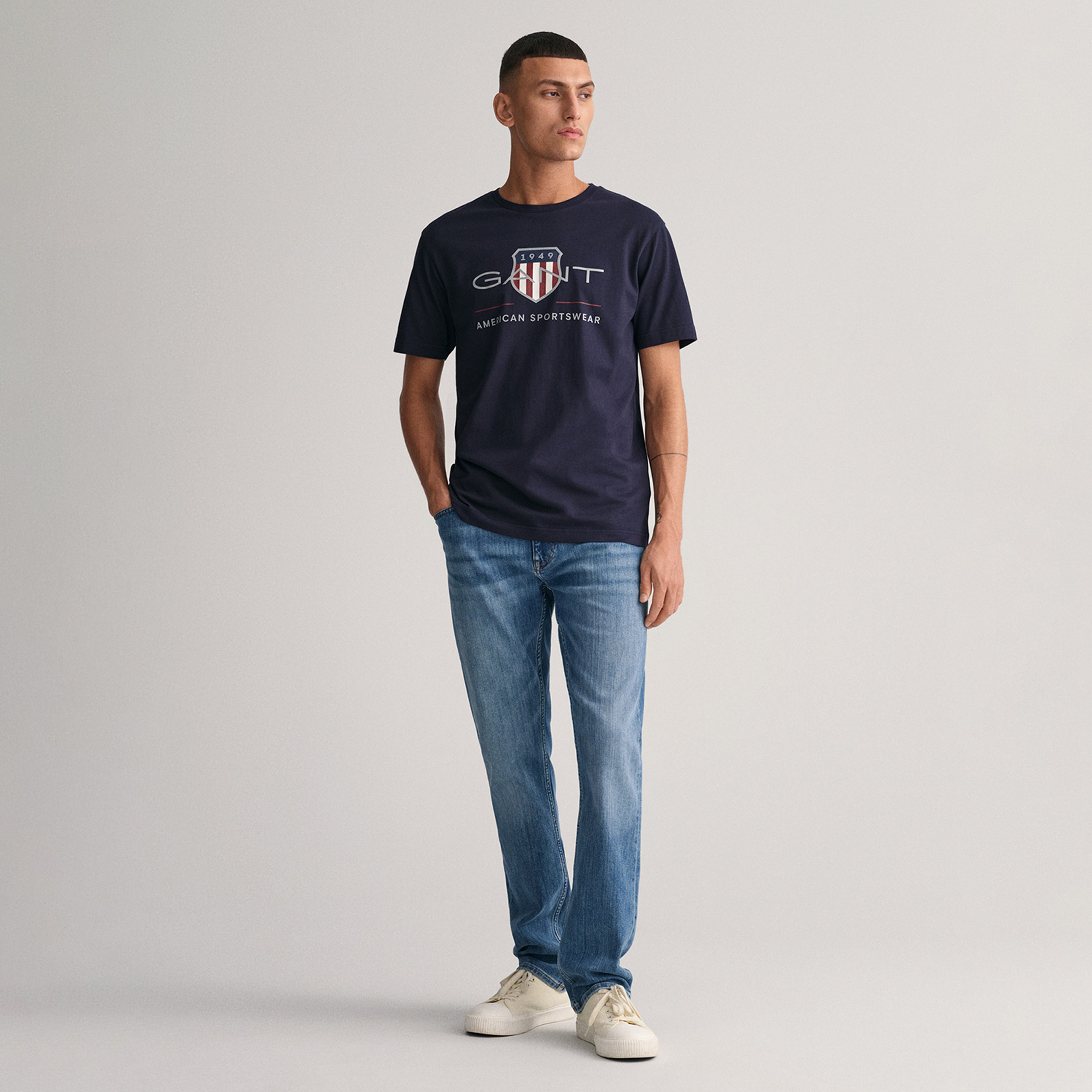 GANT Erkek Lacivert Regular Fit Bisiklet Yaka Logolu T-Shirt
