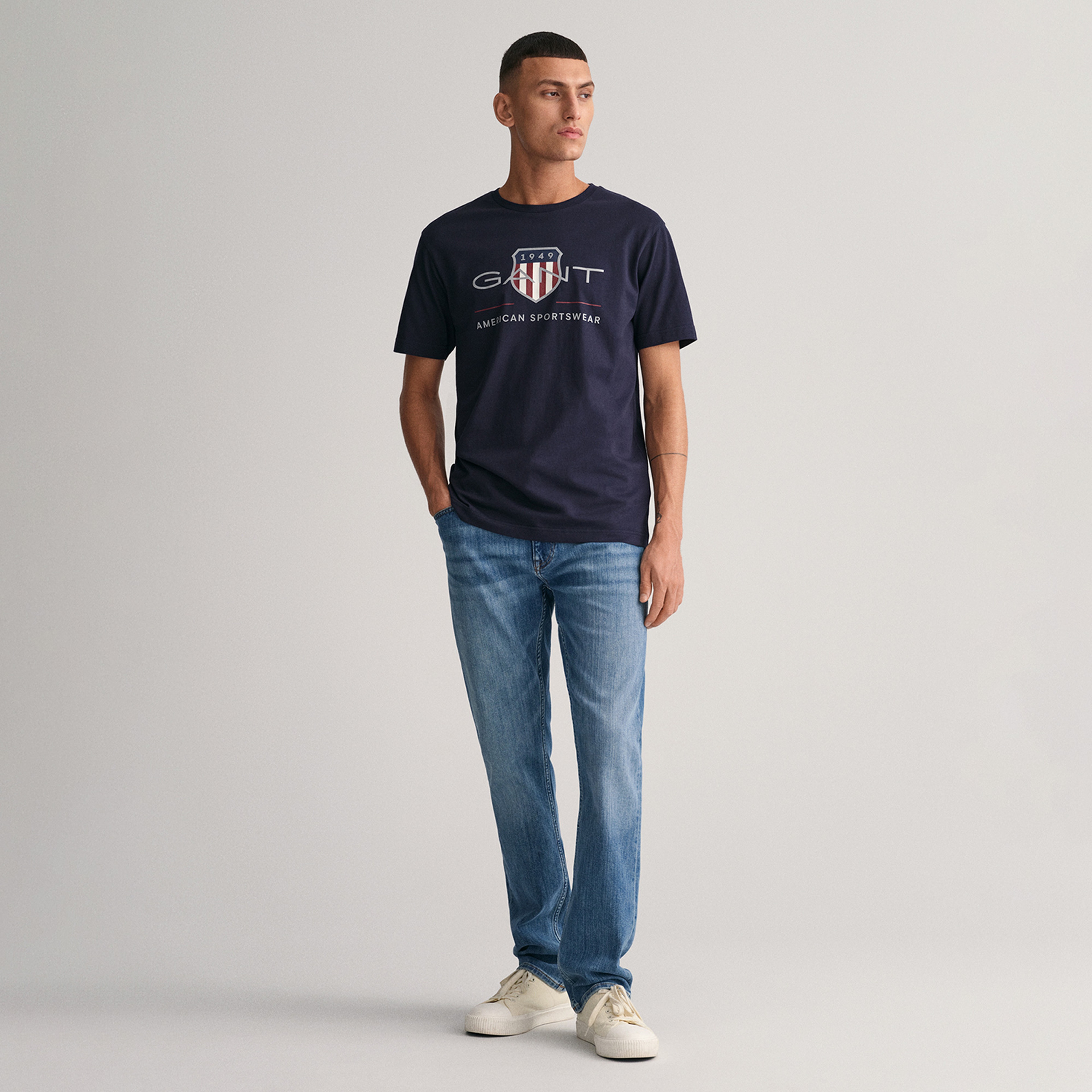 GANT Erkek Lacivert Regular Fit Bisiklet Yaka Logolu T-Shirt
