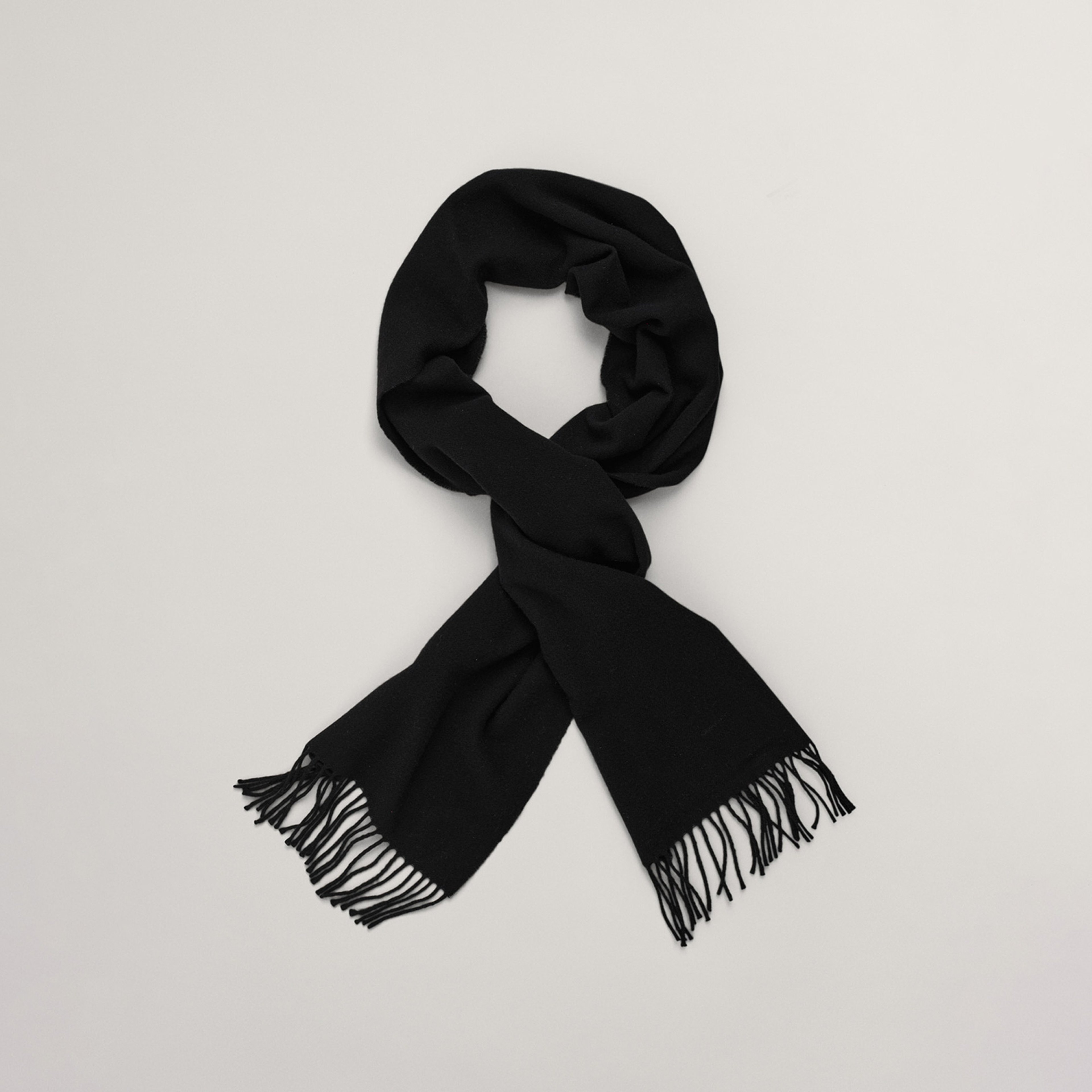 GANT Unisex Siyah Logolu Atkı