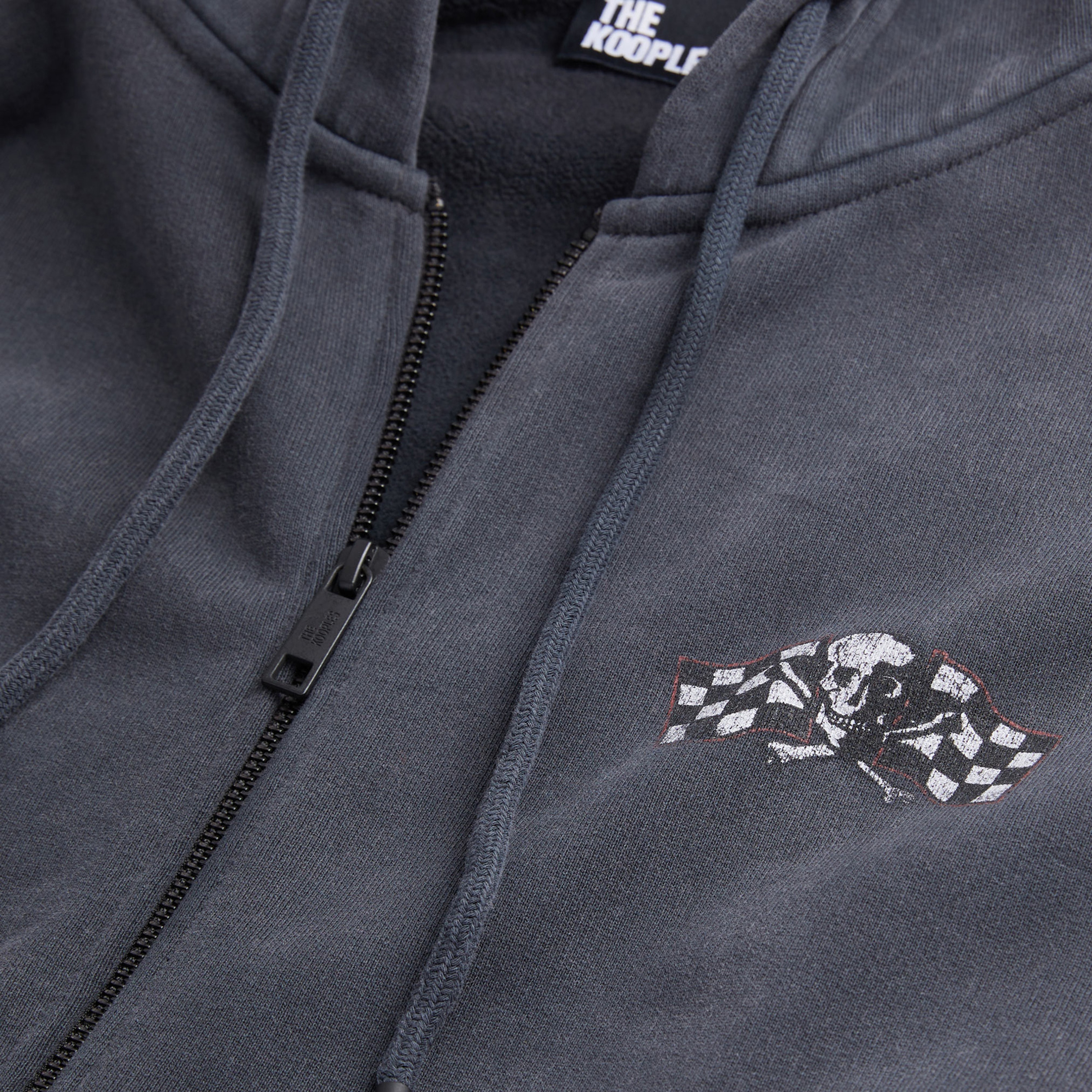 ERKEK KAPÜŞONLU SİYAH SWEATSHIRT