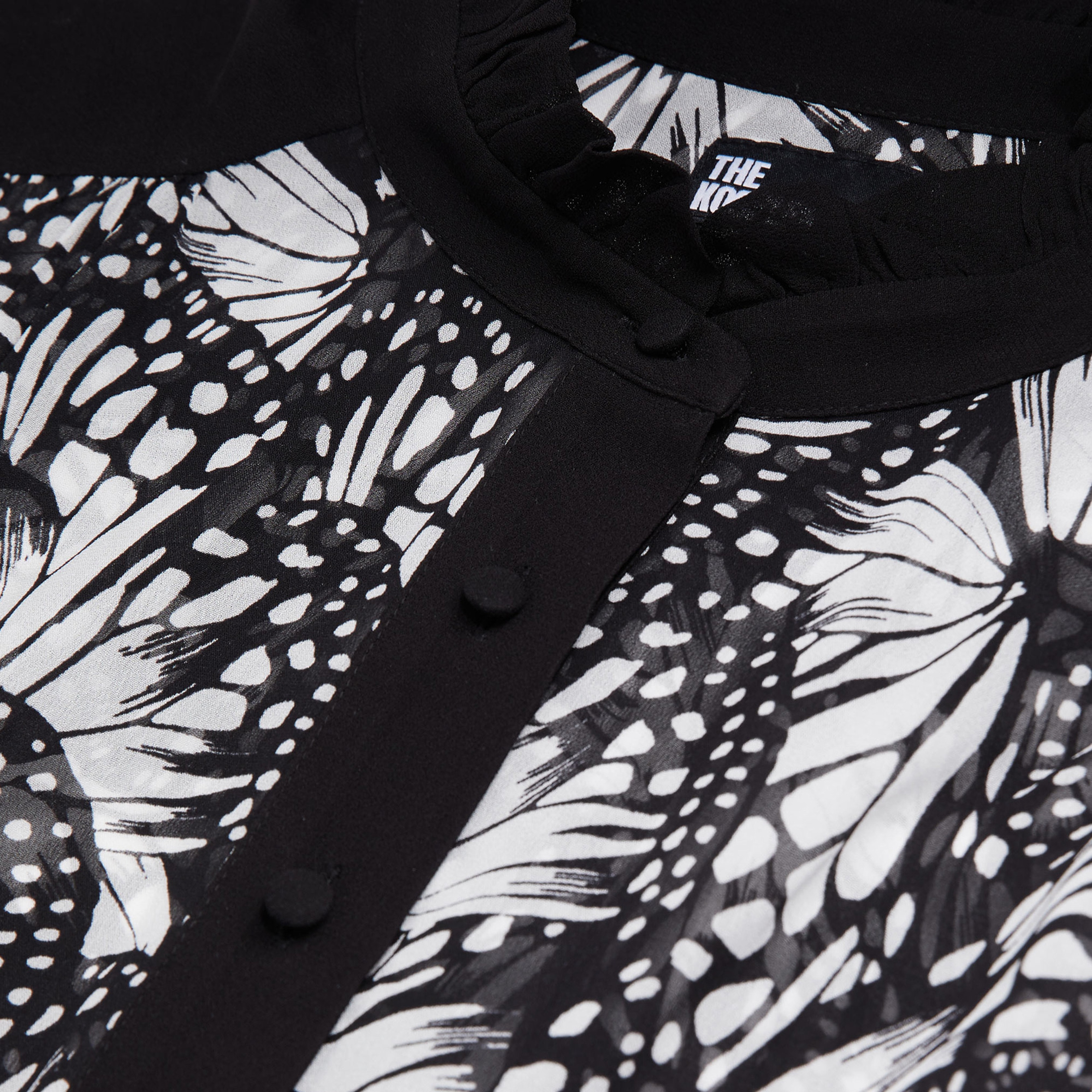 KADIN UZUN KOLLU BASKILI SİYAH BLUZ