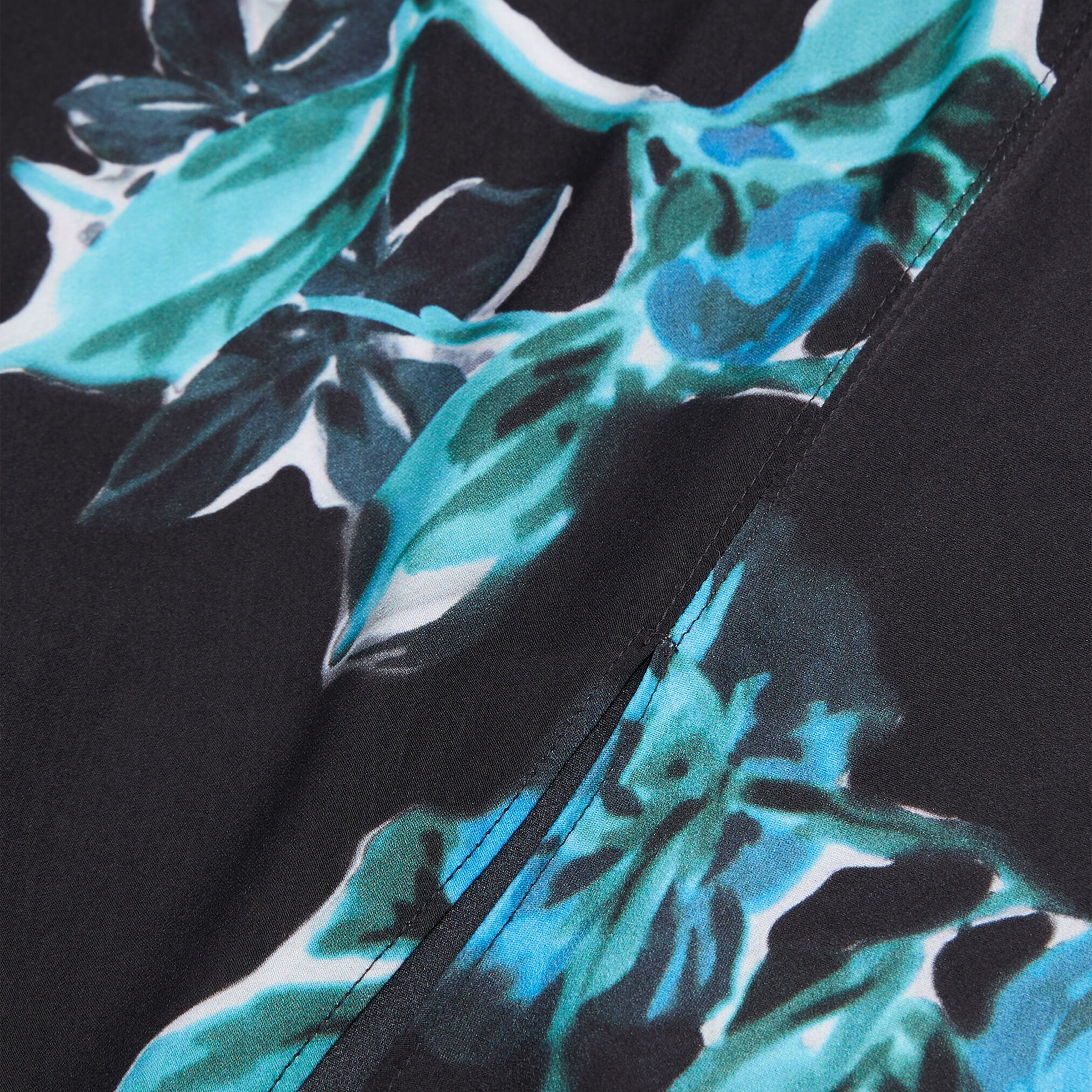 KADIN STRAIGHT FIT ÇİÇEK DESENLİ SİYAH ETEK